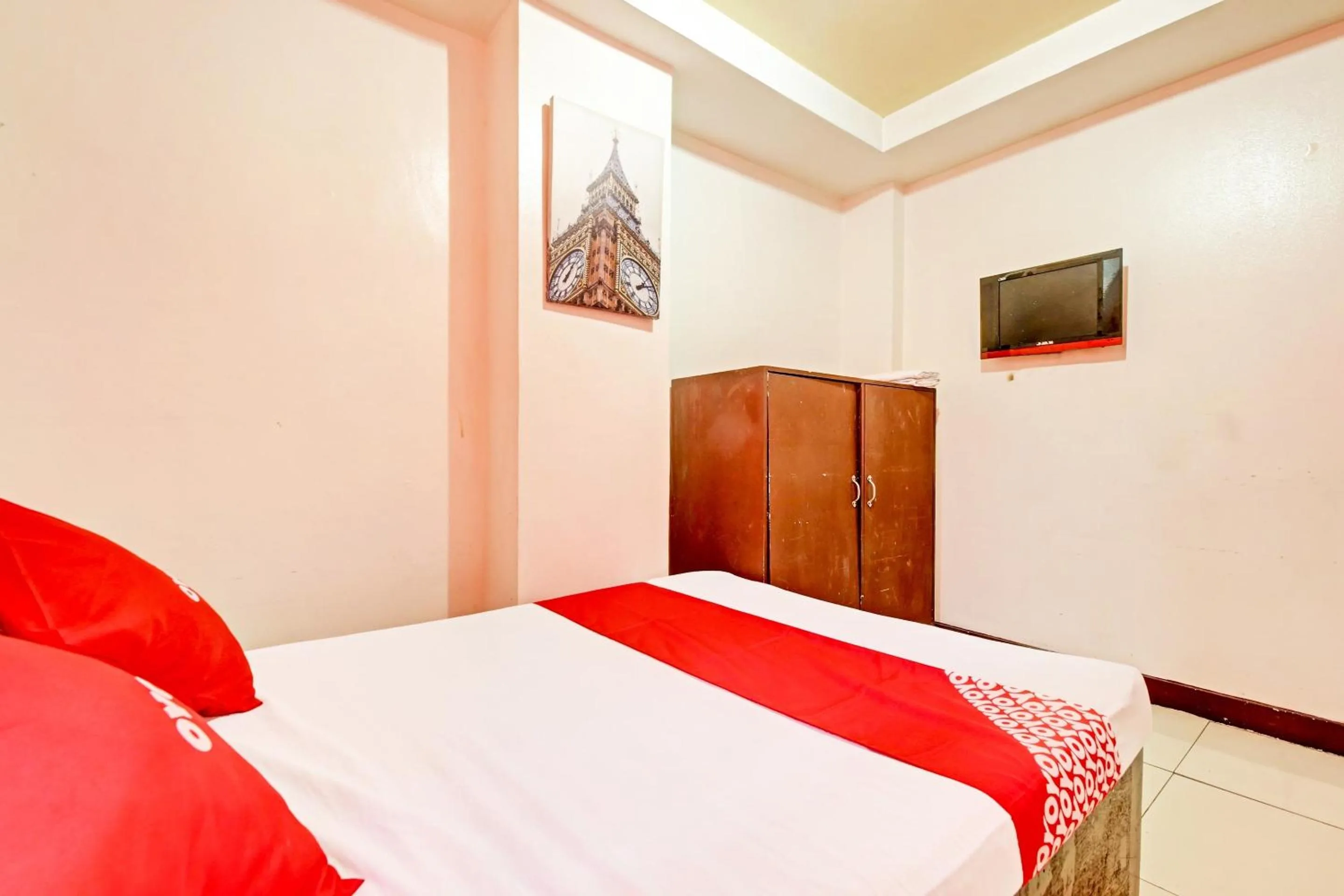 Bedroom, Bed in OYO 894 Cosmo Hotel P Campa Manila