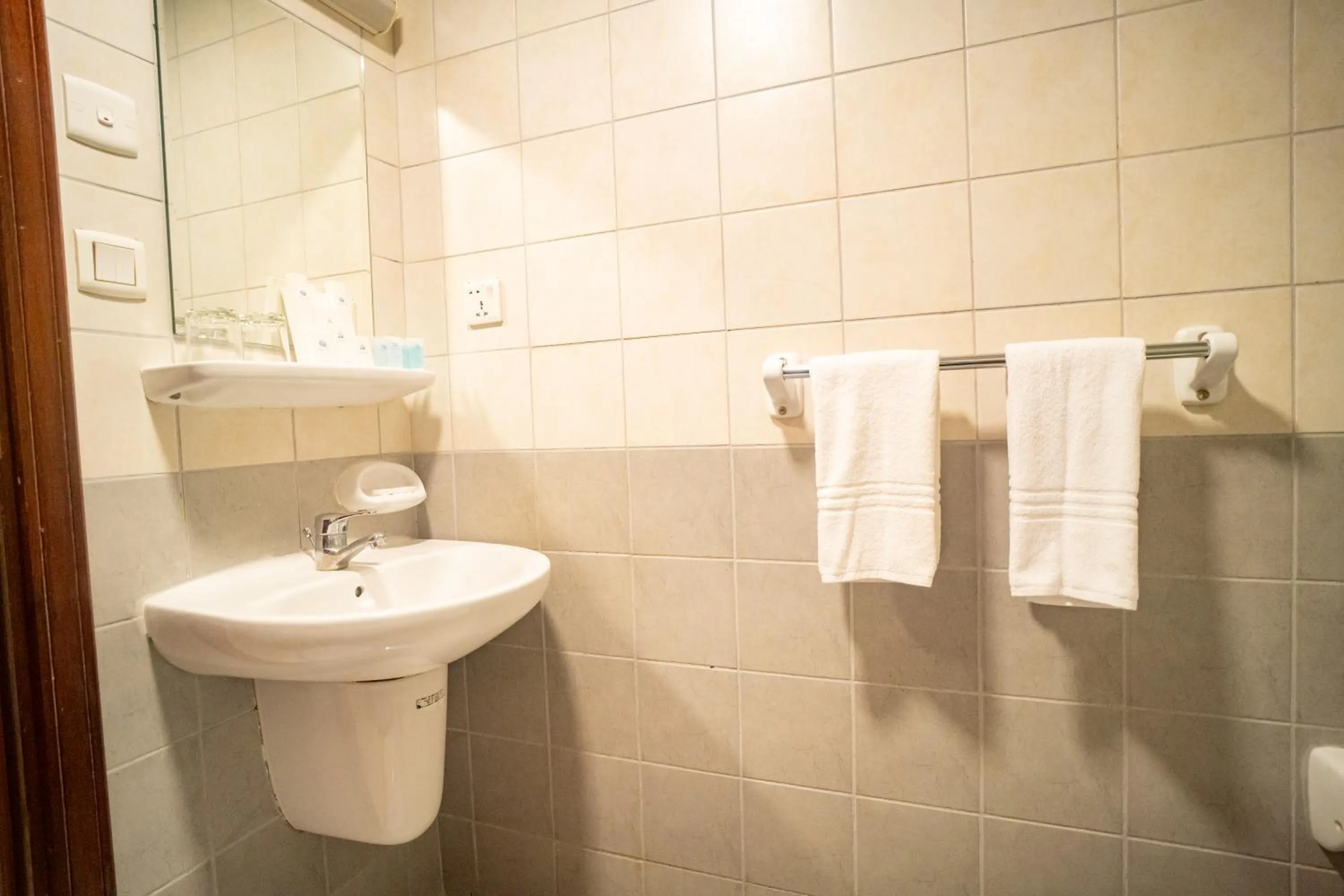 Toilet in Emaar Taiba Hotel