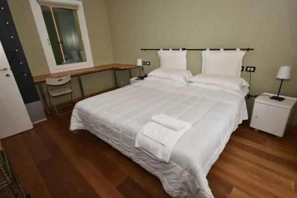 Photo of the whole room, Bed in Terantiga
