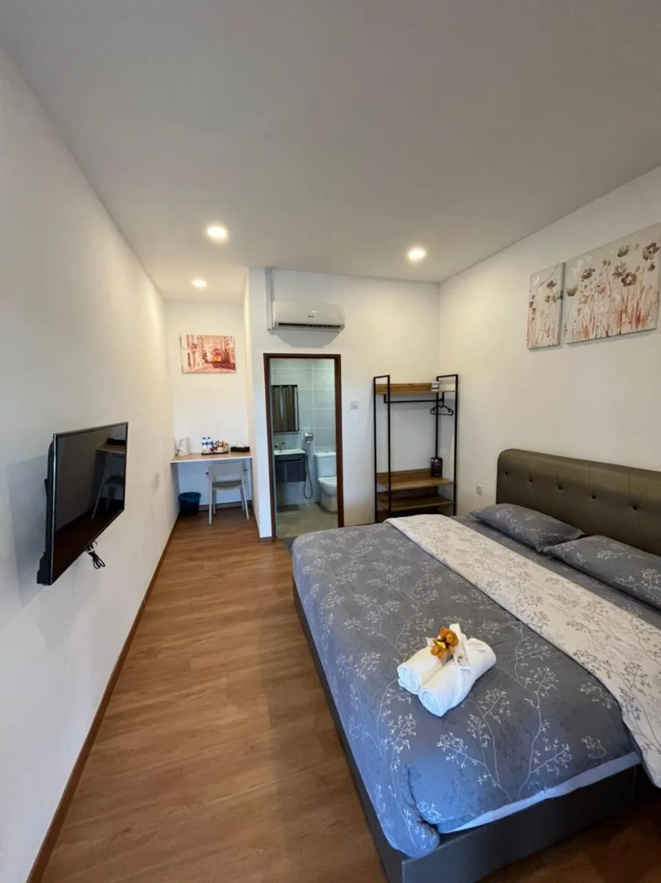 Bed in Raintown Cottage