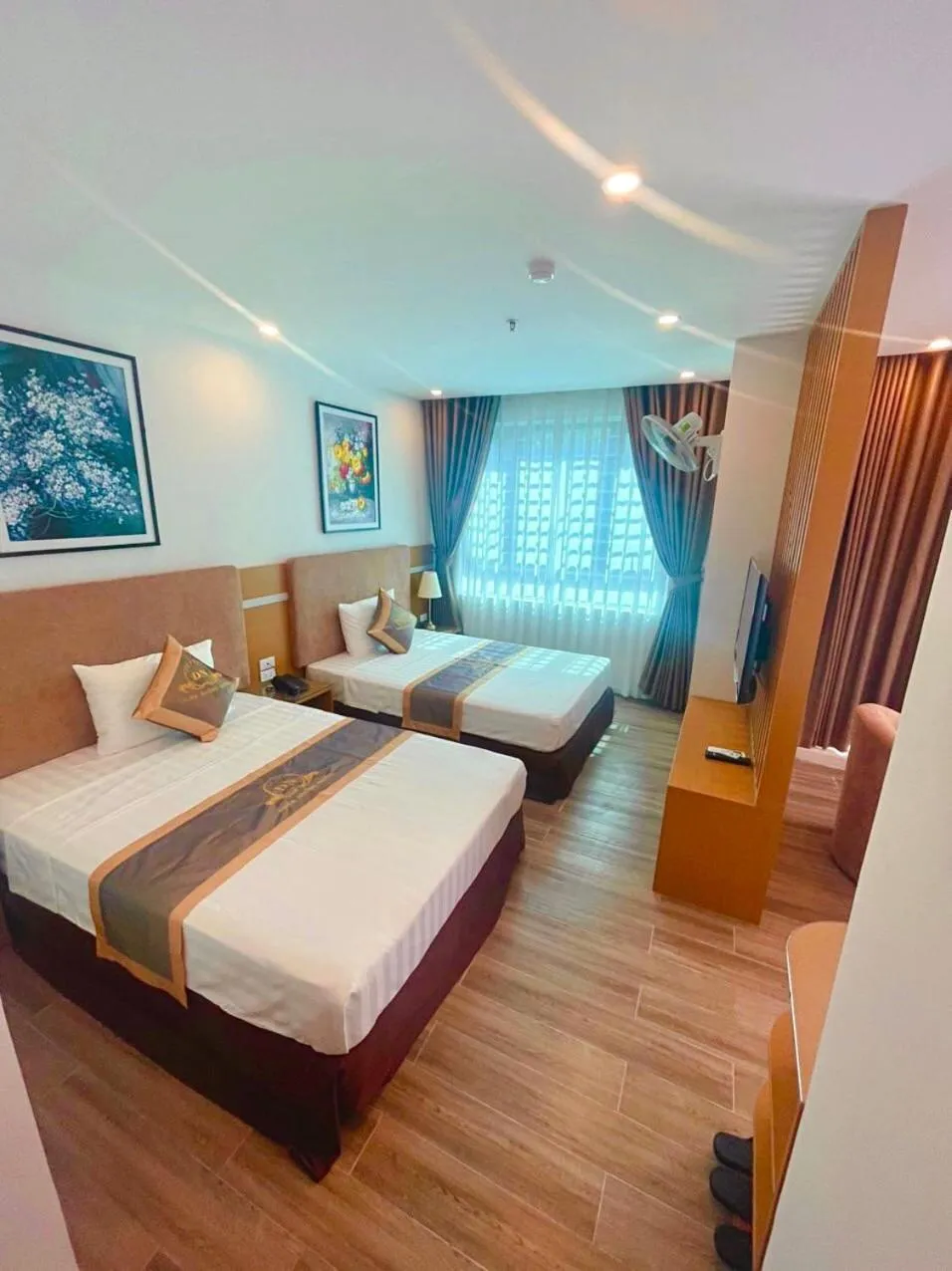 Khách sạn Thiên Đường - Paradise Hotel