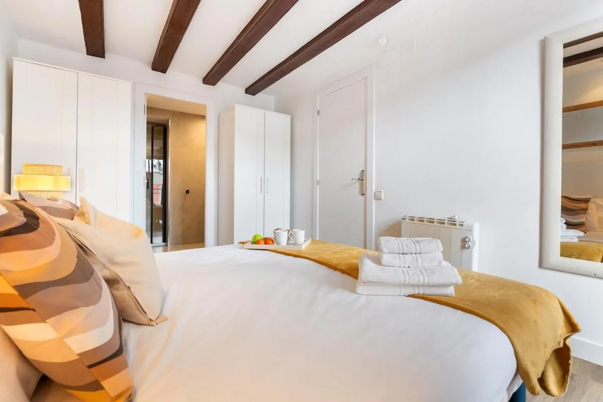 Bed in Lodging Apartments Liceu G1