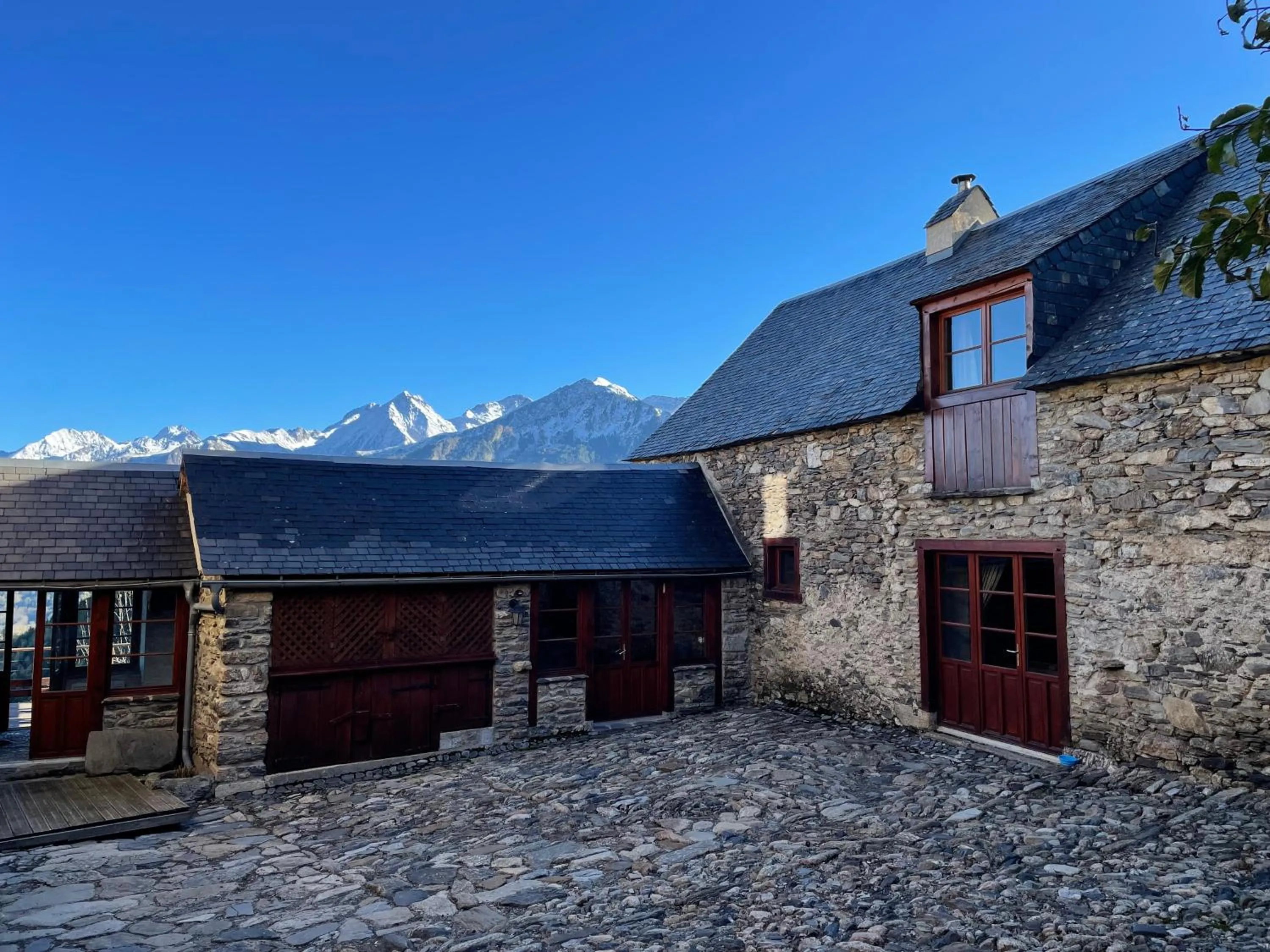 Facade/entrance in Ferme de Soulan, gîtes de charme