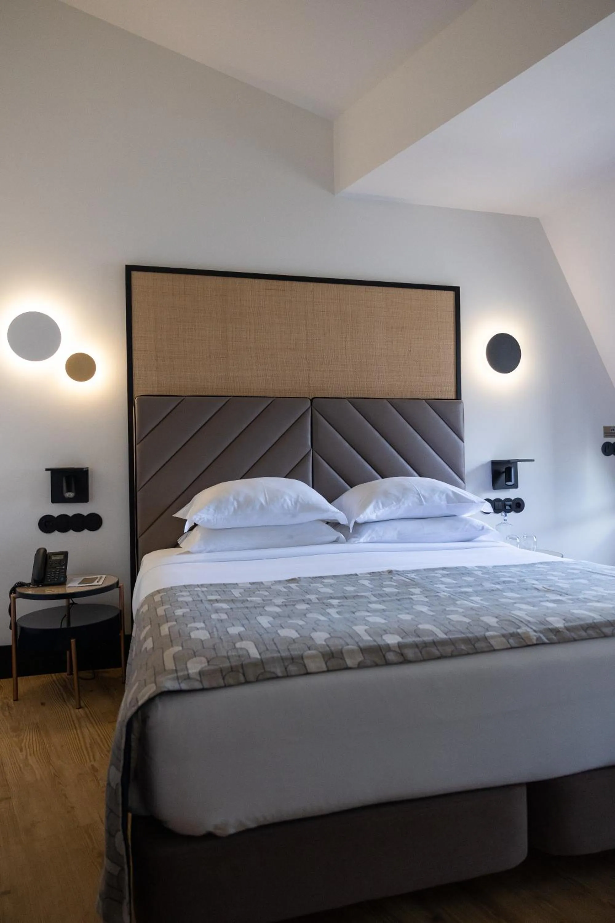 Bed in Axis Porto Club Aliados