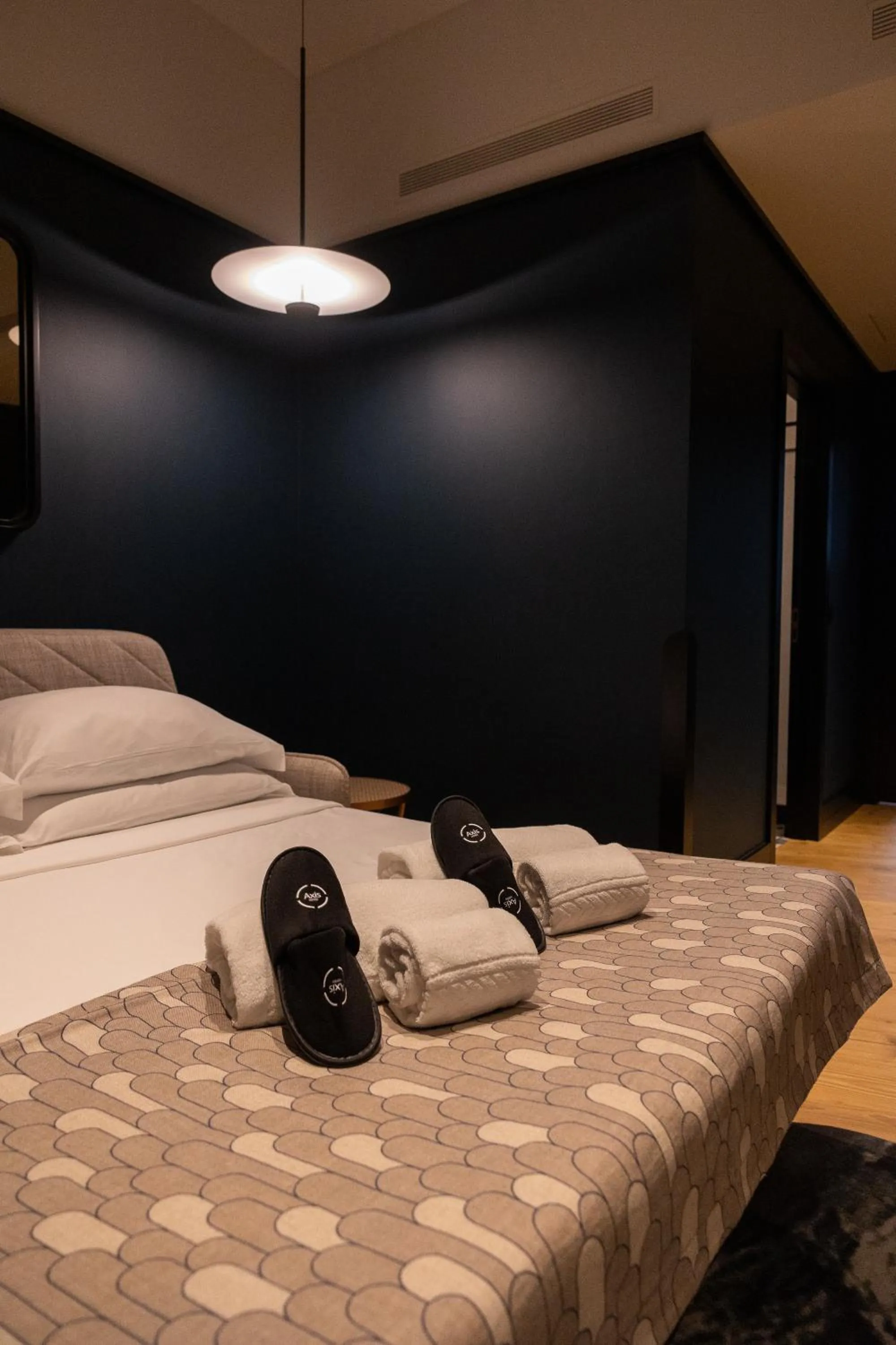 Bed in Axis Porto Club Aliados