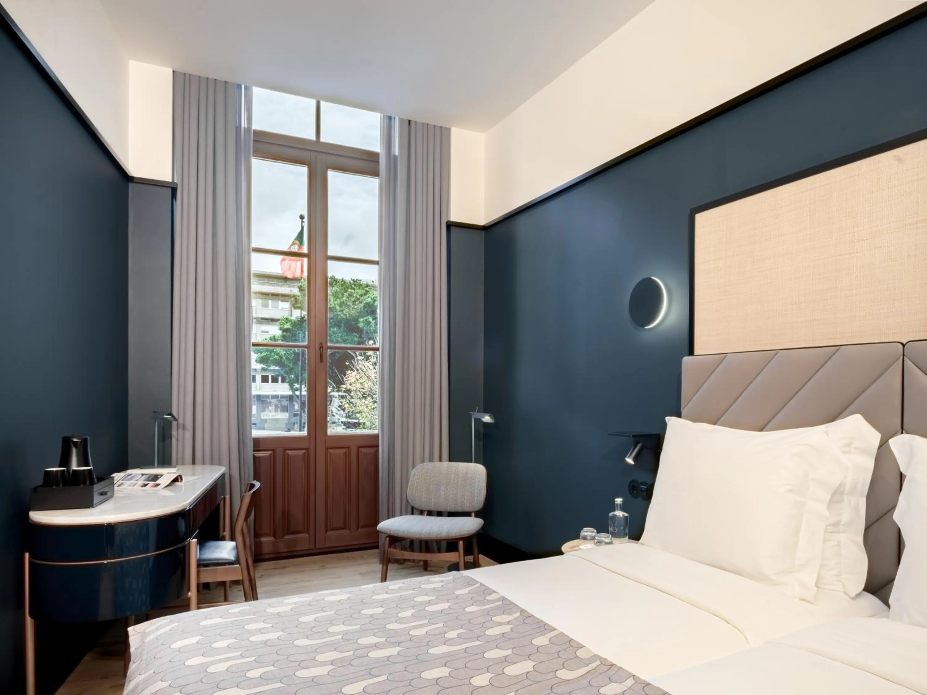 View (from property/room), Bed in Axis Porto Club Aliados