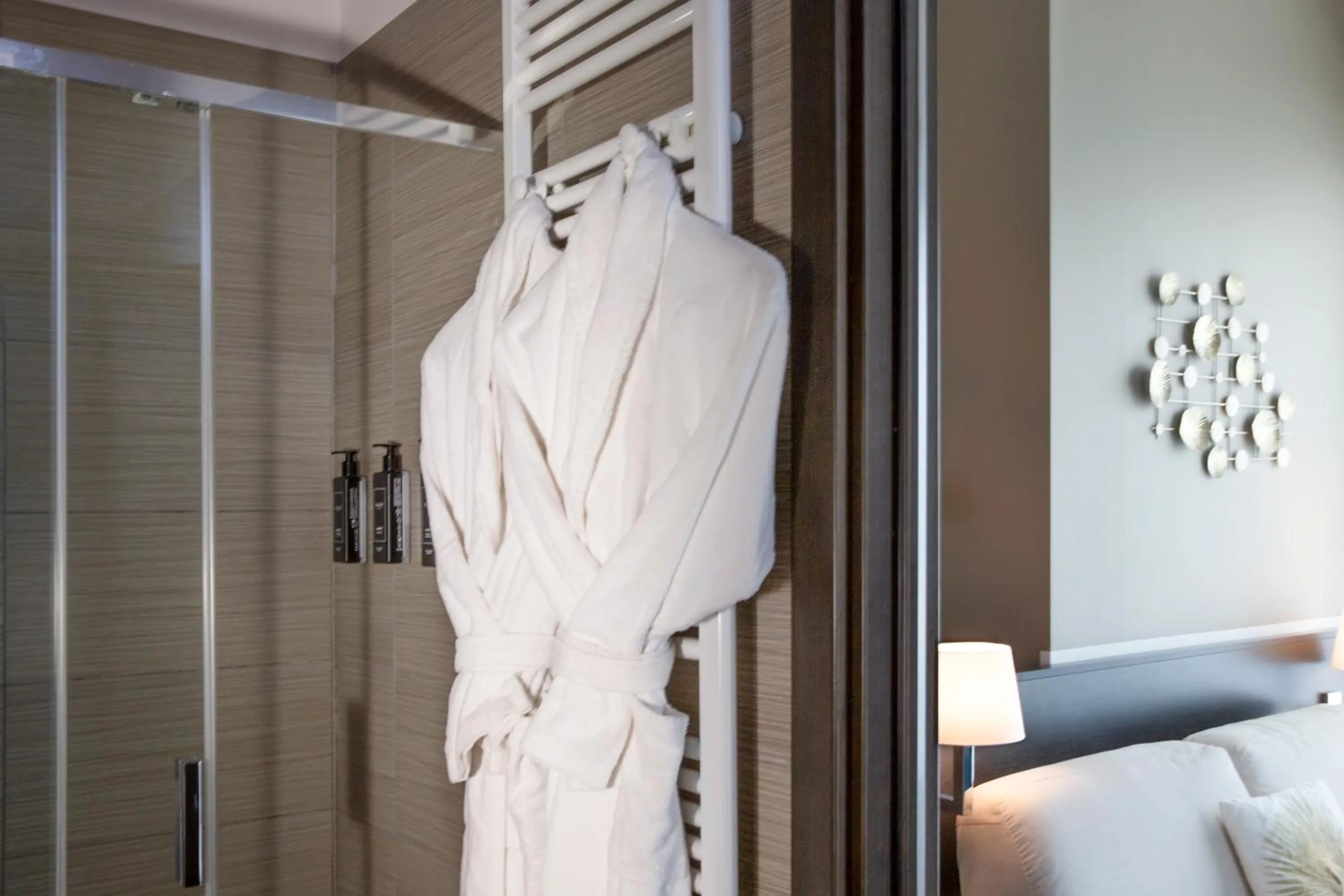 Bathroom, Bed in The One Hotel - Designed for Adults - Pet lovers