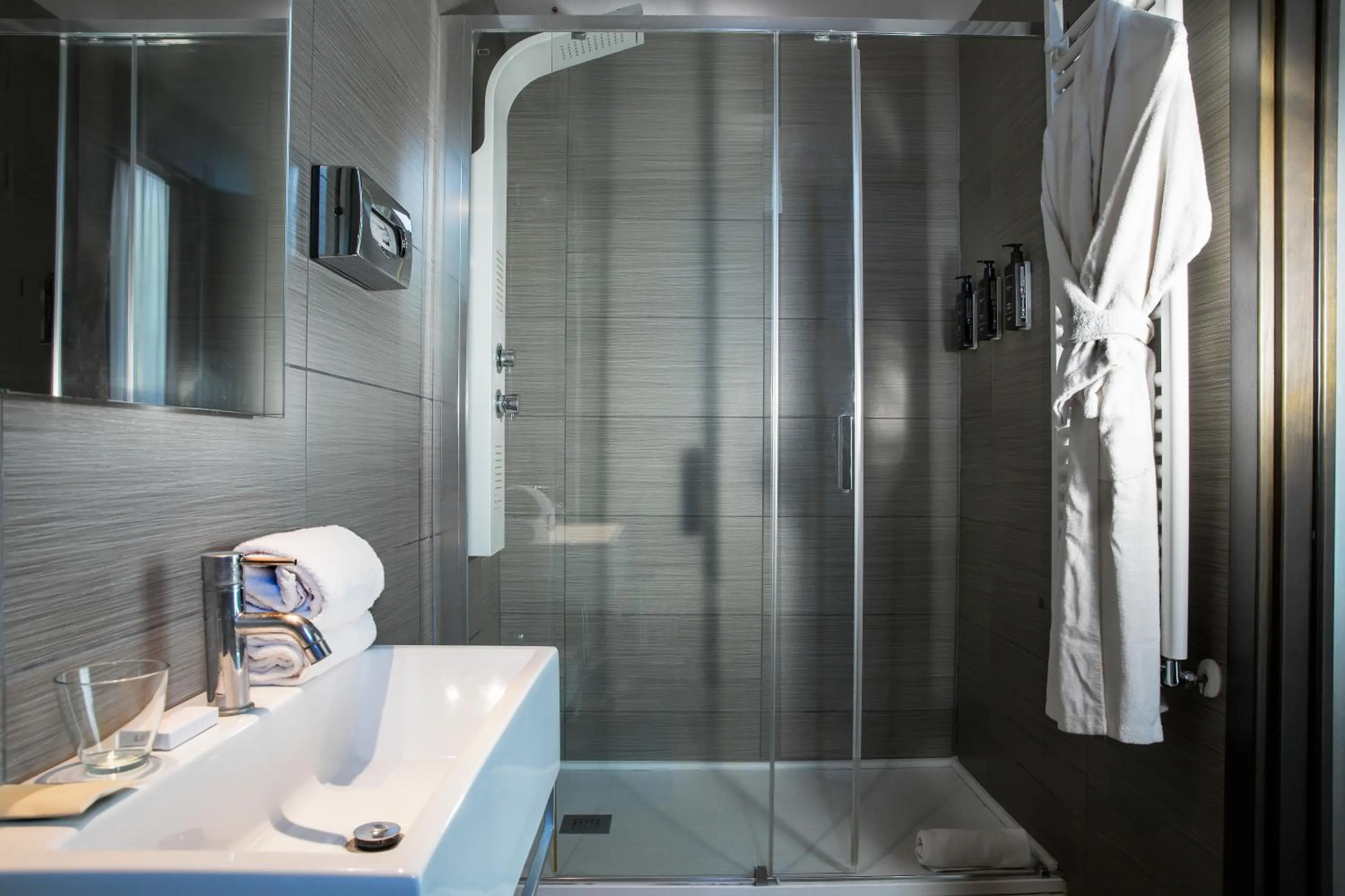 Steam room in The One Hotel - Designed for Adults - Pet lovers