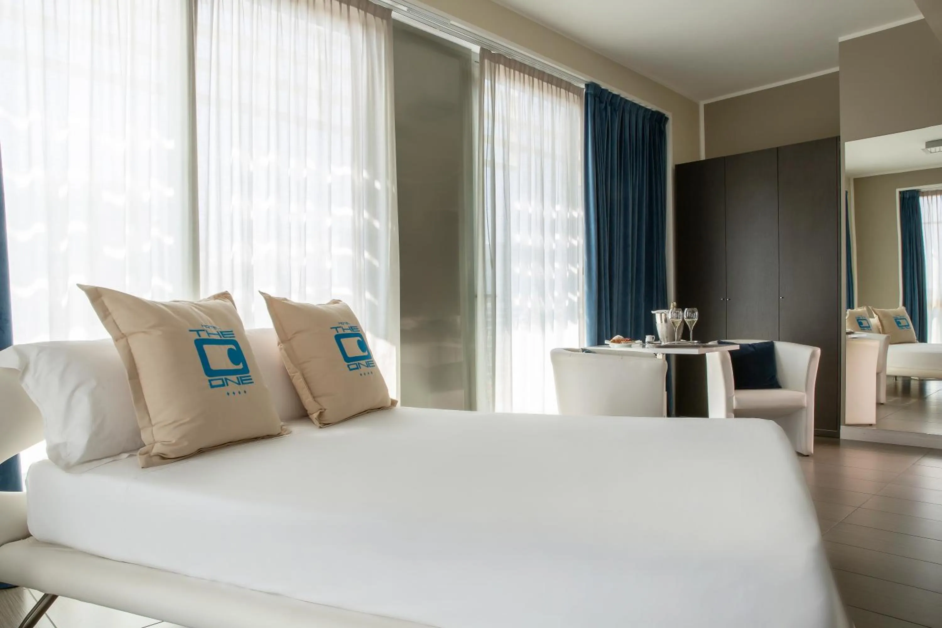 Bedroom, Bed in The One Hotel - Designed for Adults - Pet lovers