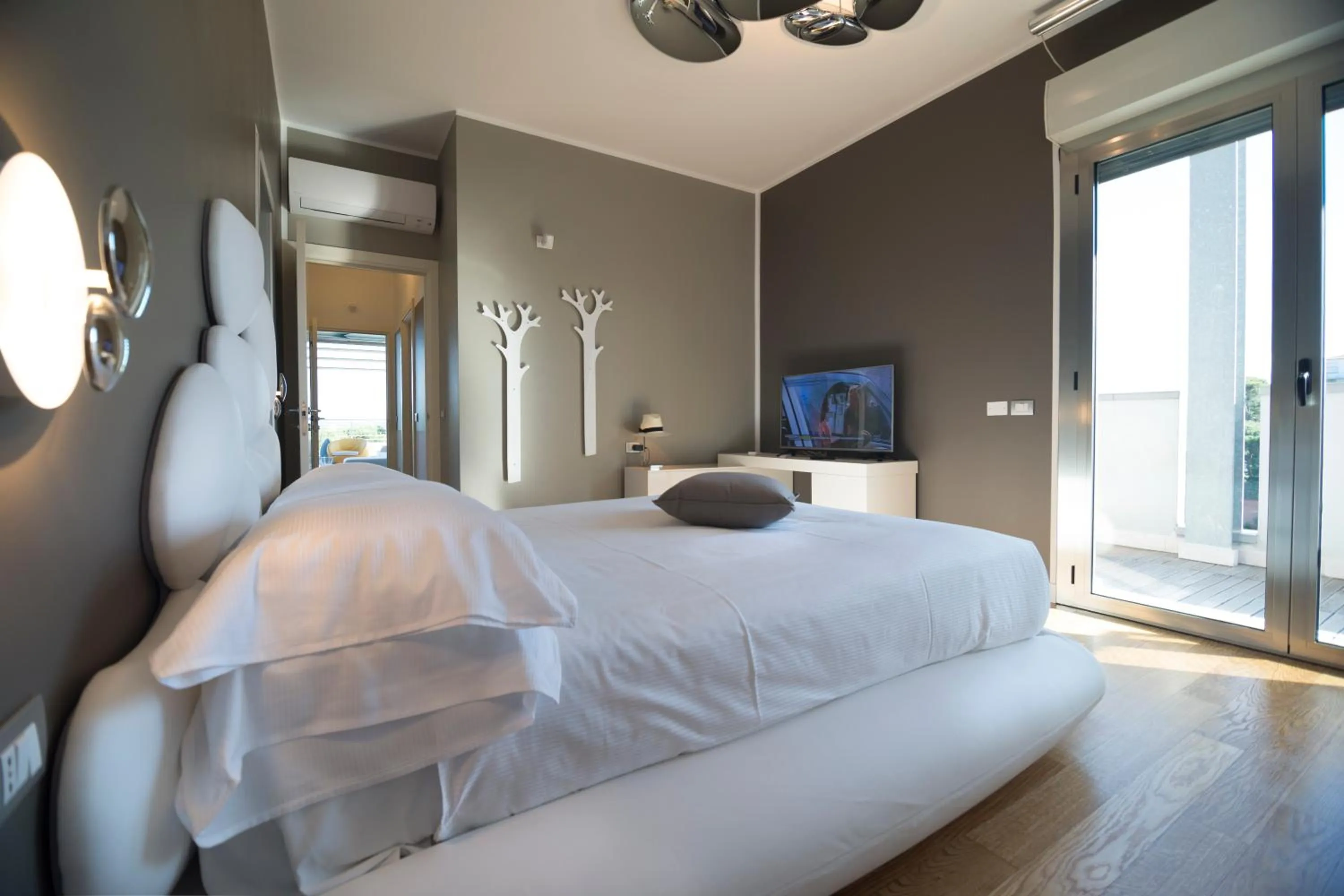 Bed in The One Hotel - Designed for Adults - Pet lovers