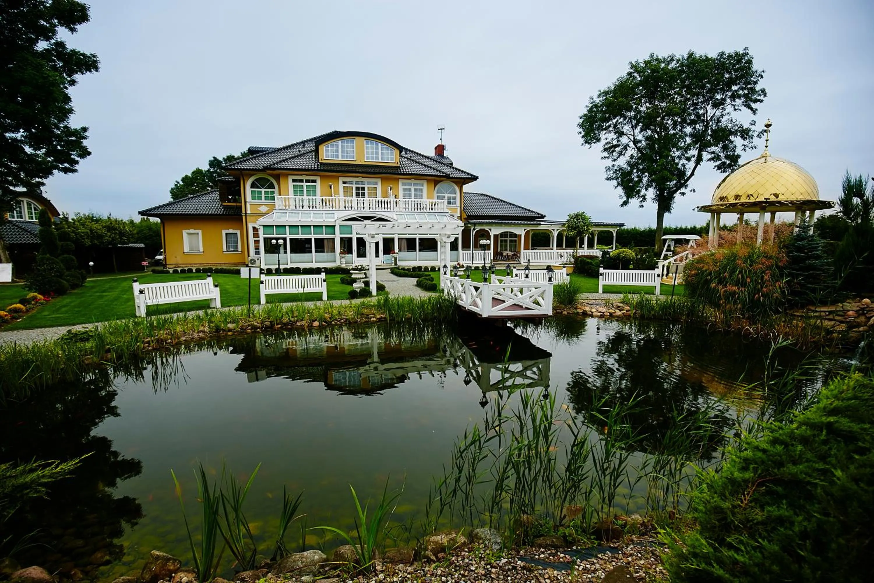 Property building in Dworek Hetmanski