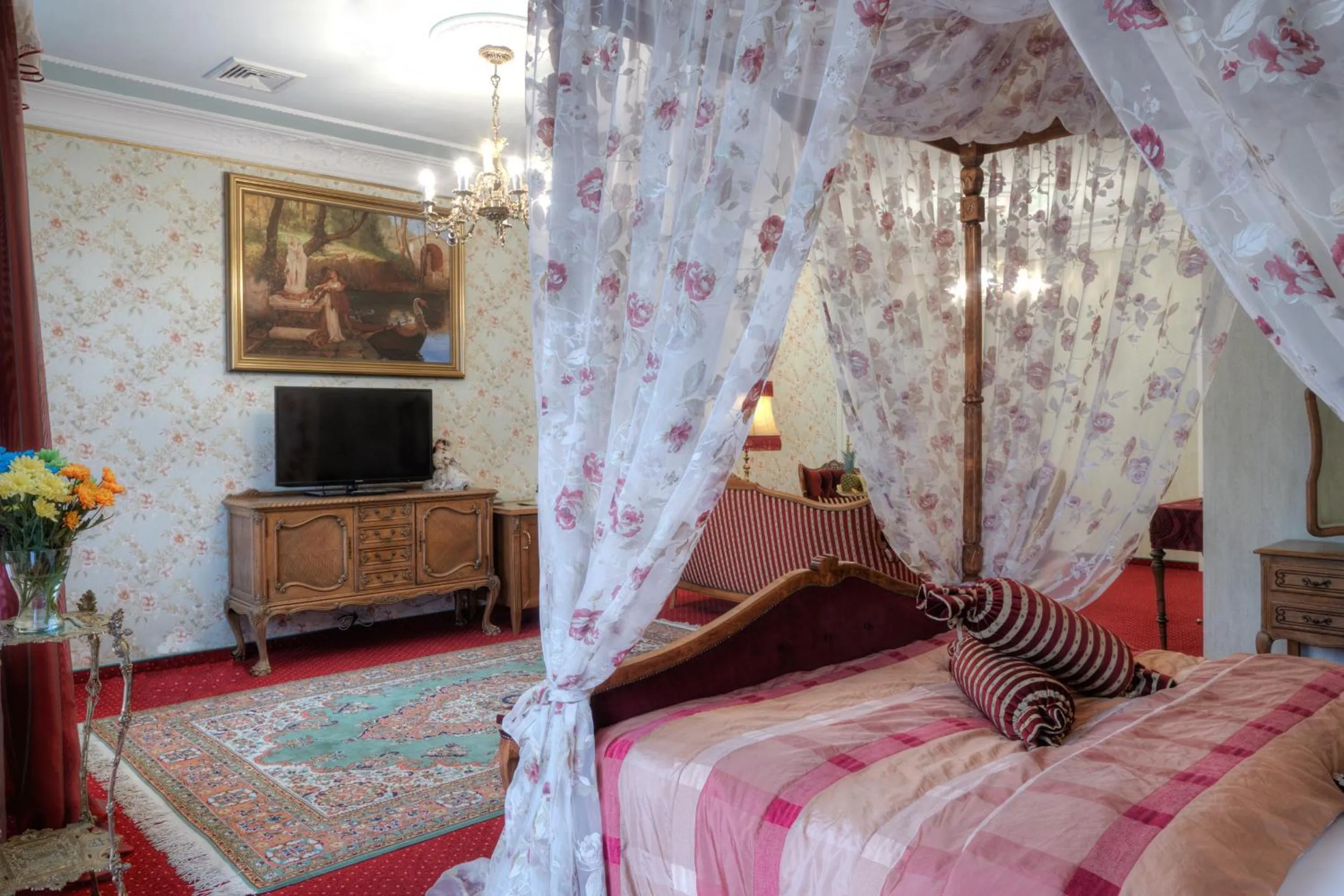 Bed in Dworek Hetmanski