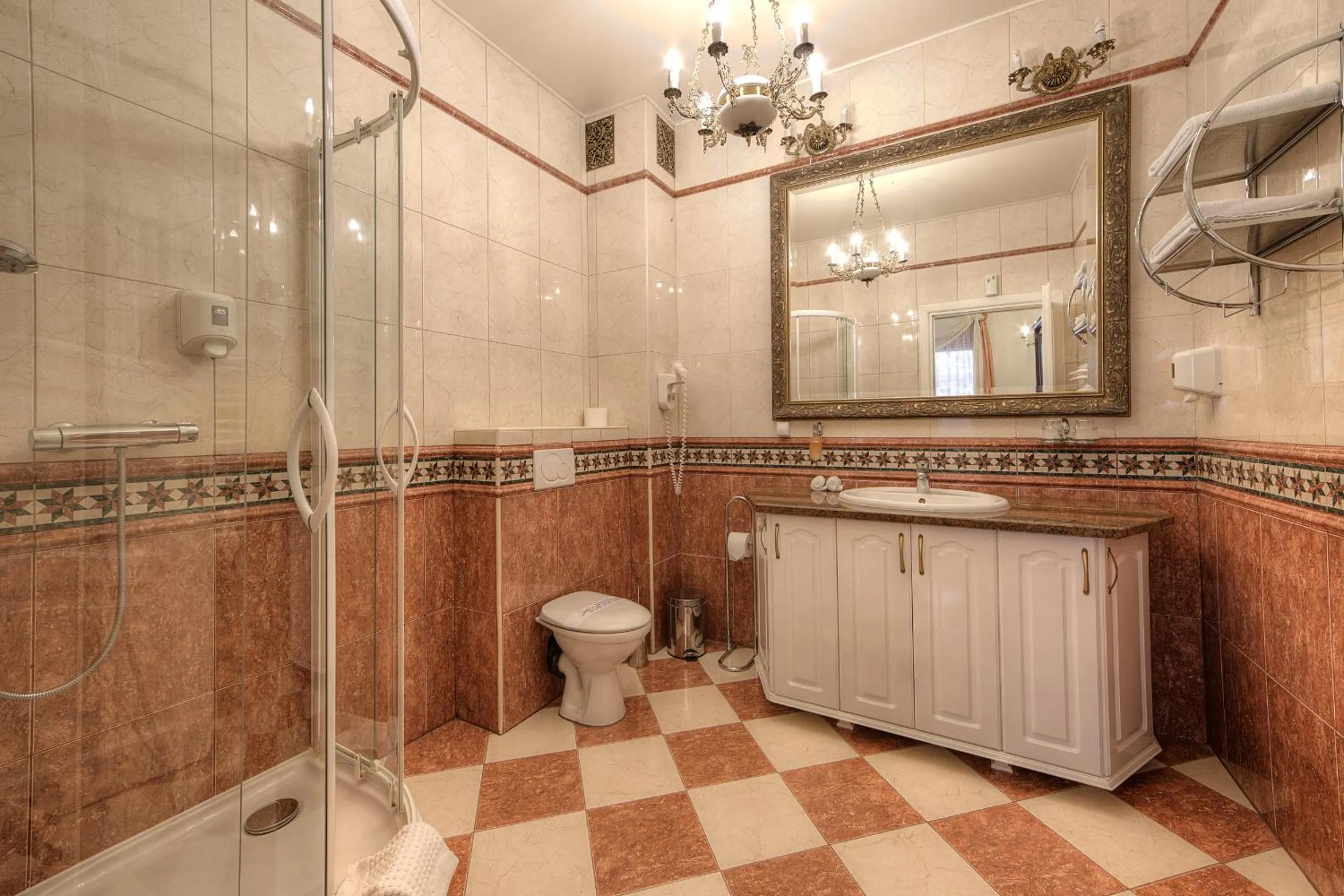 Shower in Dworek Hetmanski