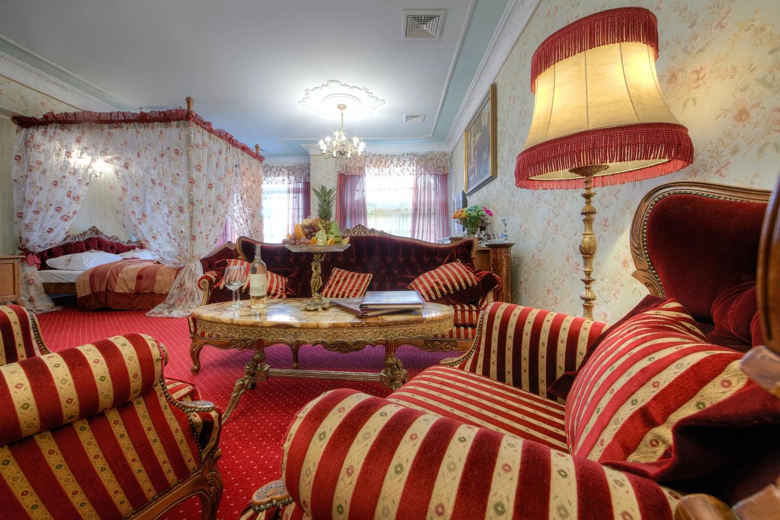 Photo of the whole room, Bed in Dworek Hetmanski