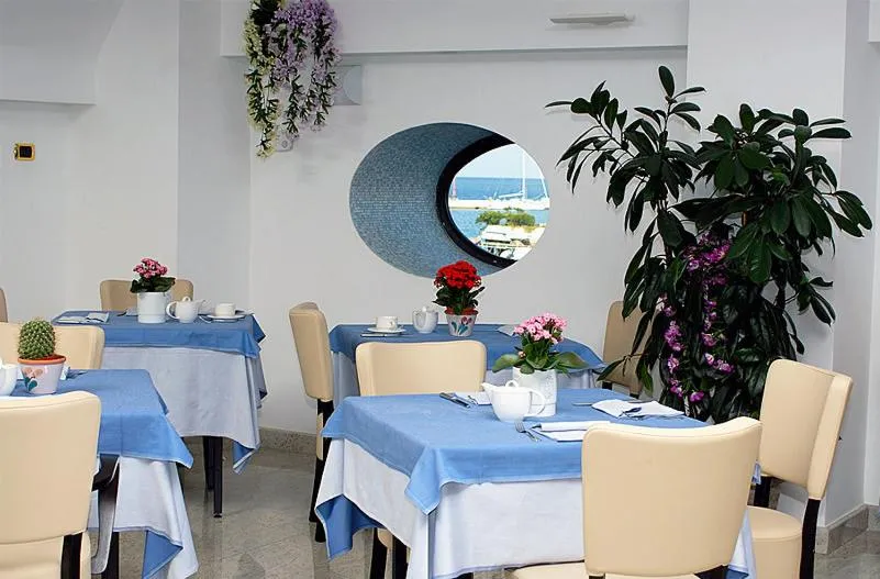 Restaurant/places to eat in Hotel Villa Carolina