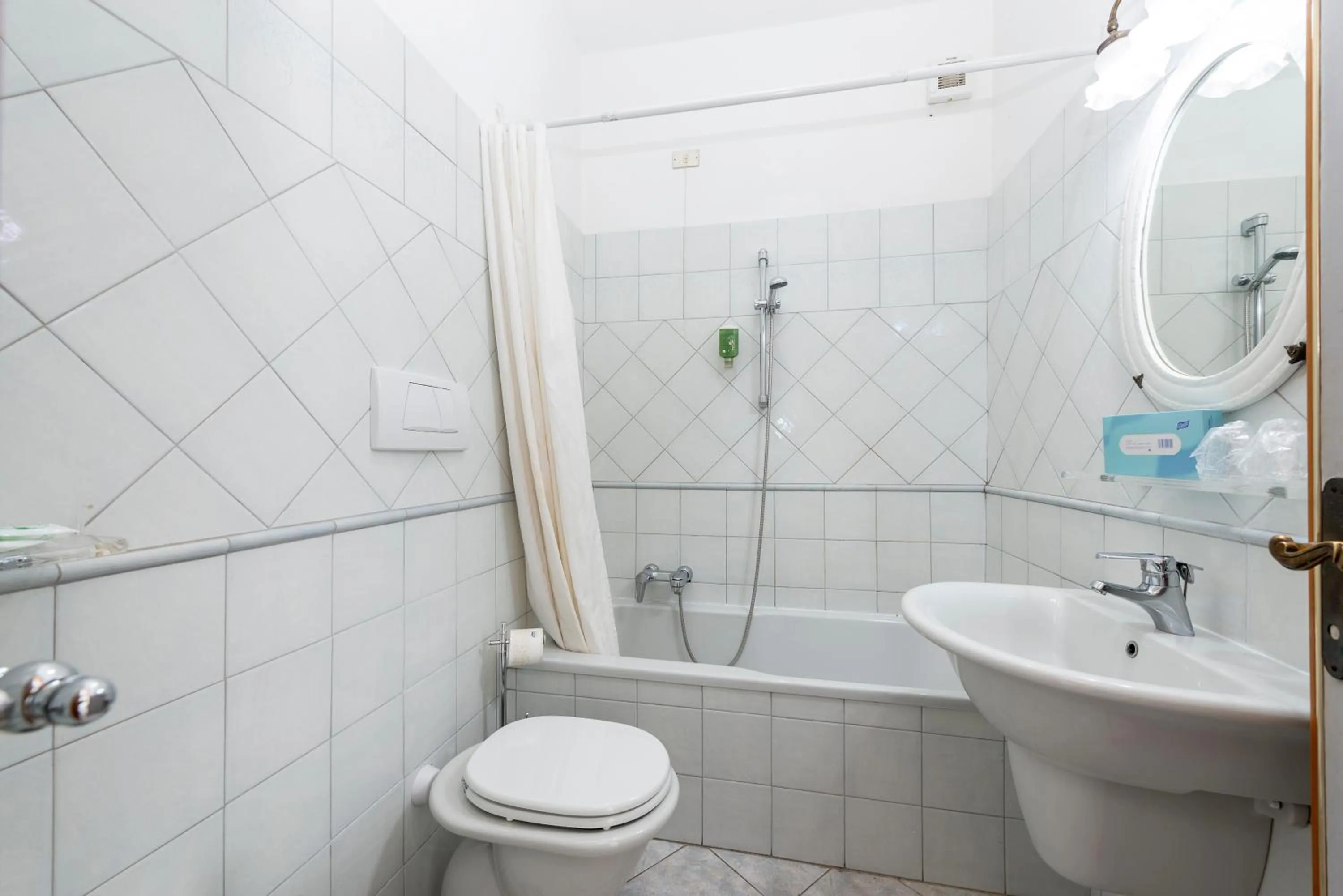 Bathroom in Hotel Ristorante Maga Circe