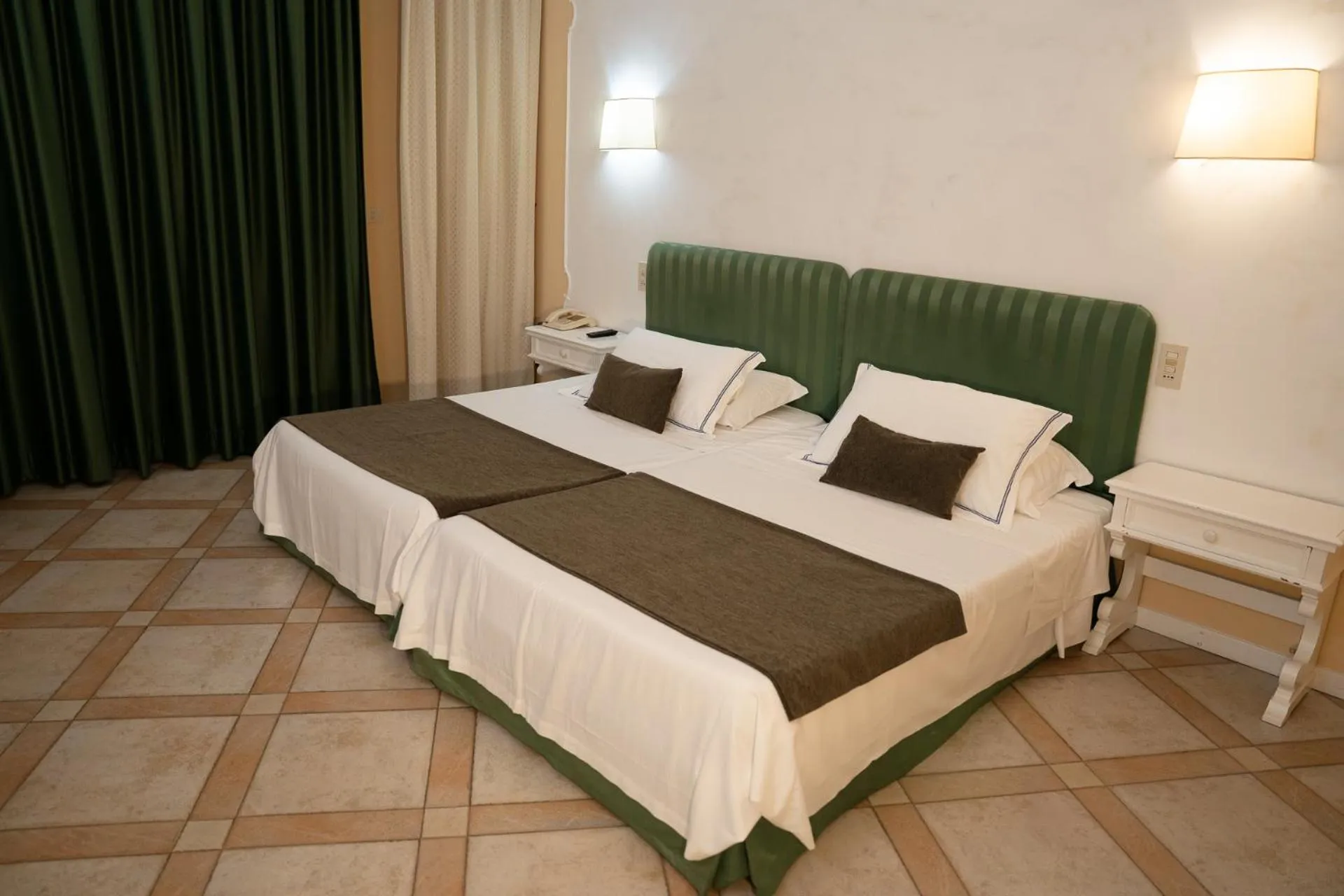 Bed in Hotel Ristorante Maga Circe