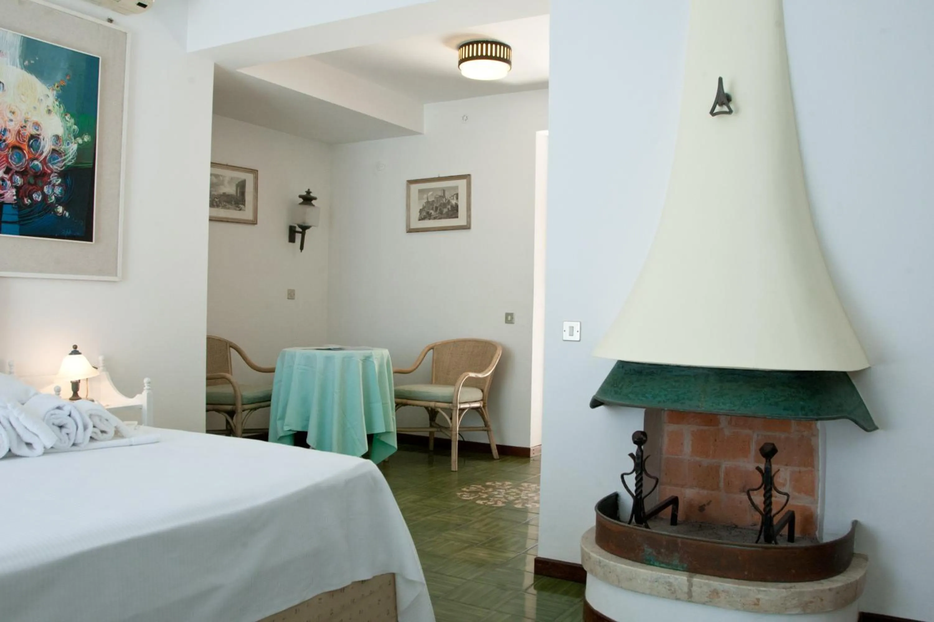 Bed in Hotel Ristorante Maga Circe