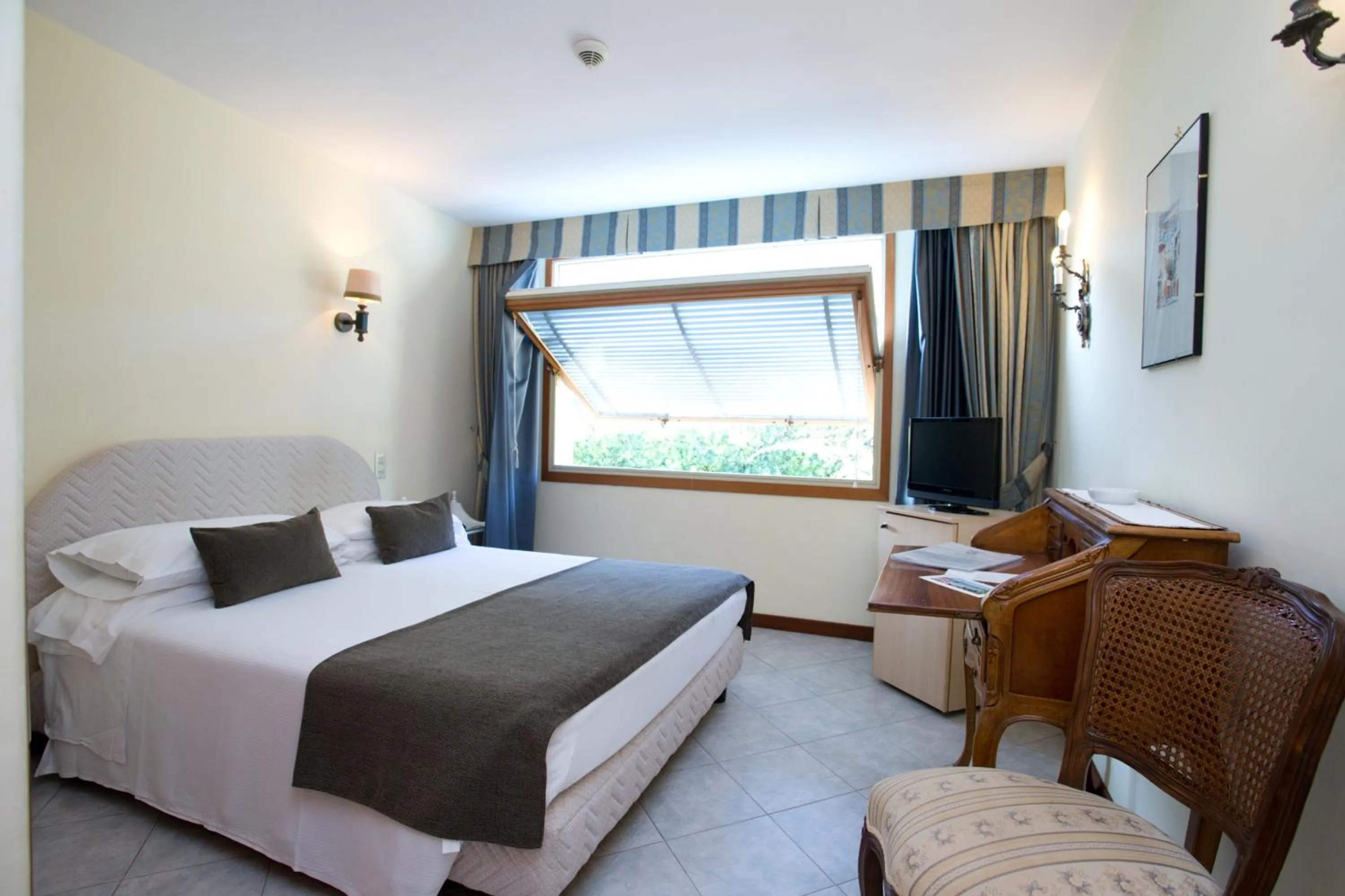 Bed in Hotel Ristorante Maga Circe