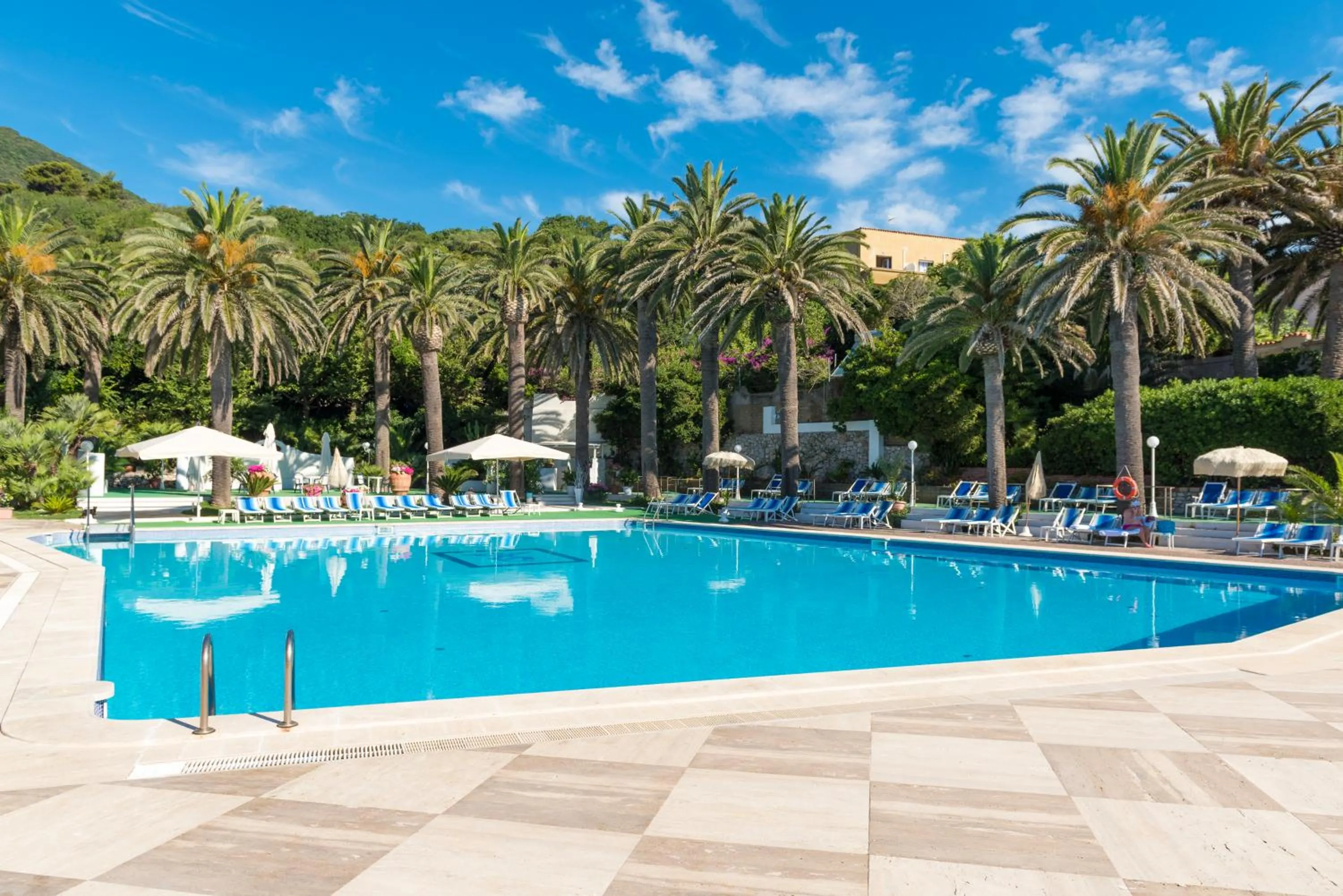 Swimming pool in Hotel Ristorante Maga Circe