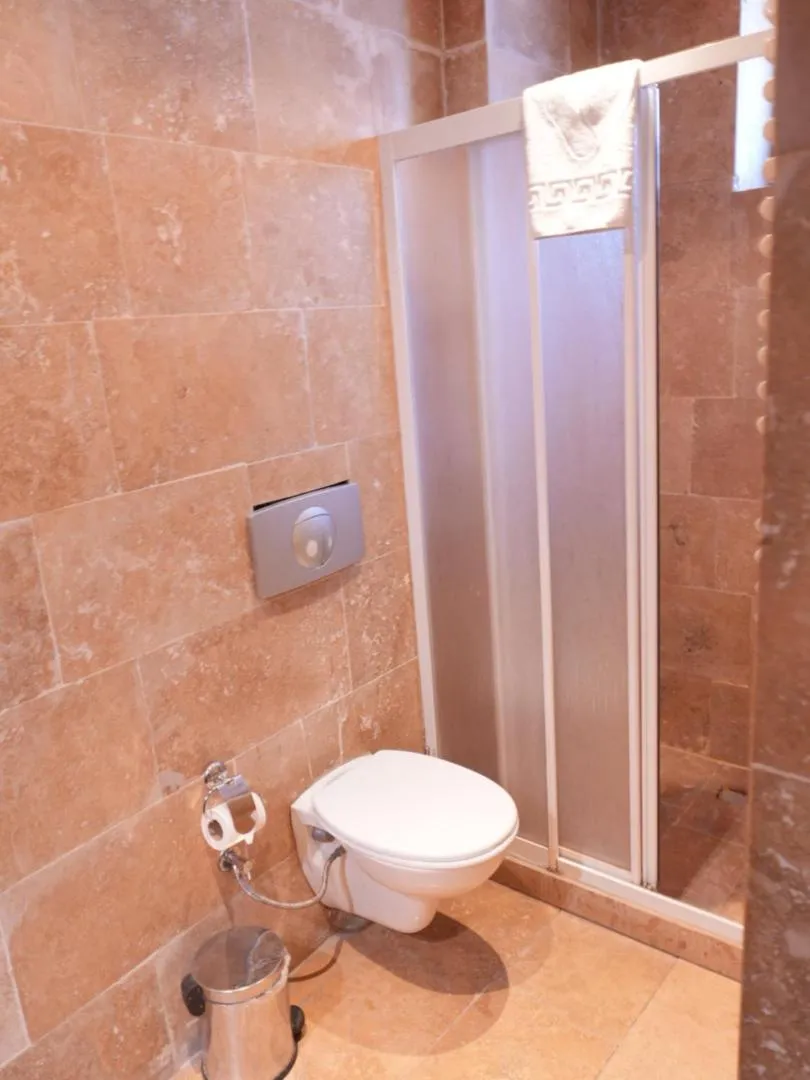 Bathroom in Kismet Cave House
