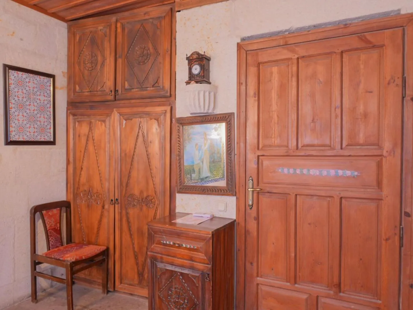 Decorative detail in Kismet Cave House