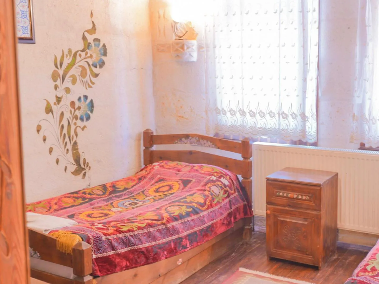 Bed in Kismet Cave House