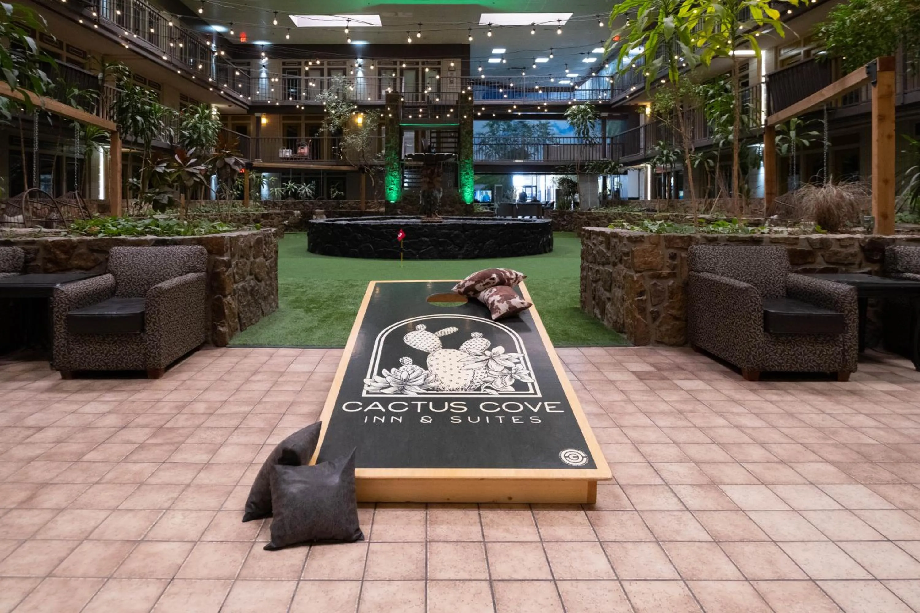 Evening entertainment in The Westerner - Extended Stay