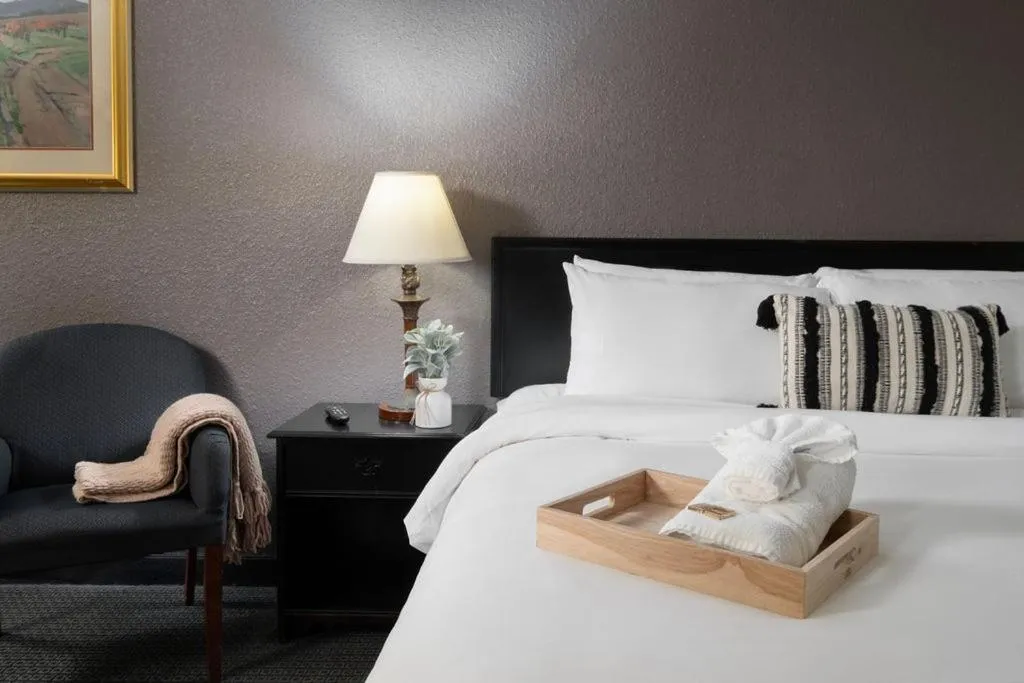 Bed in The Westerner - Extended Stay