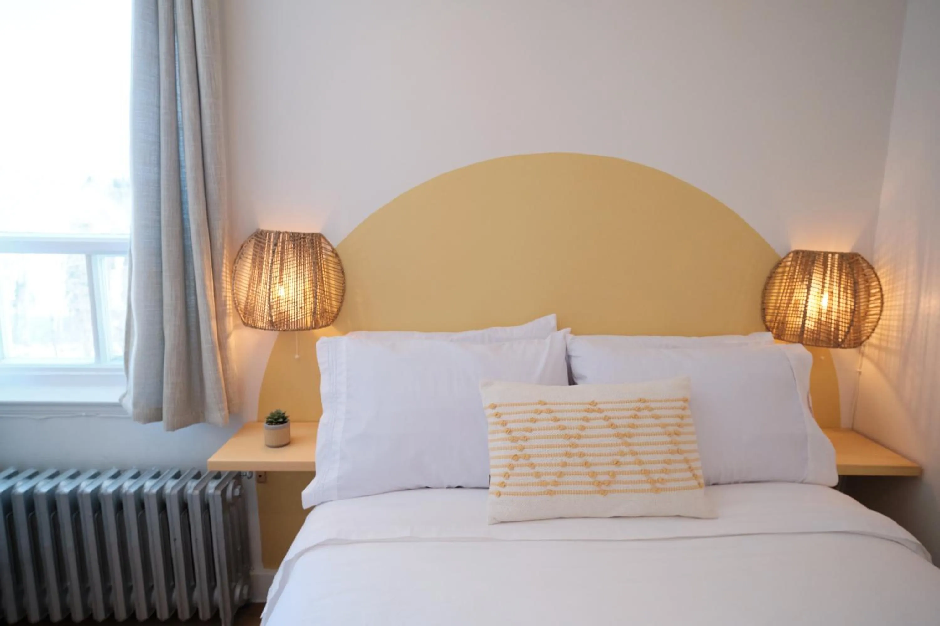 Double Room with Garden View in AUBERGE DU DIMANCHE - Hotel - Fjord-du-Saguenay - l'Anse-Saint-Jean - Riviere-Eternite