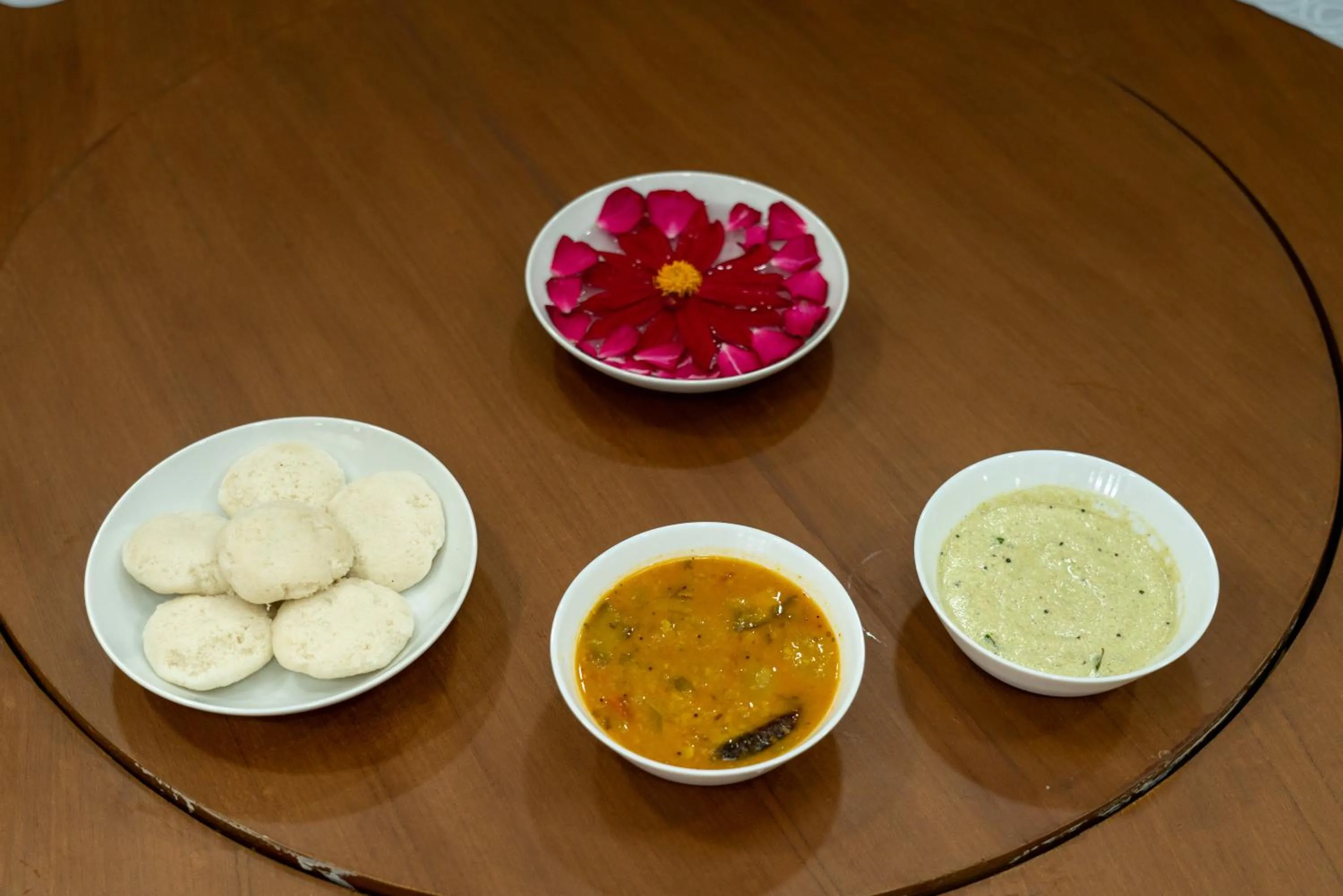 Food and drinks in The Inglewood Bungalow