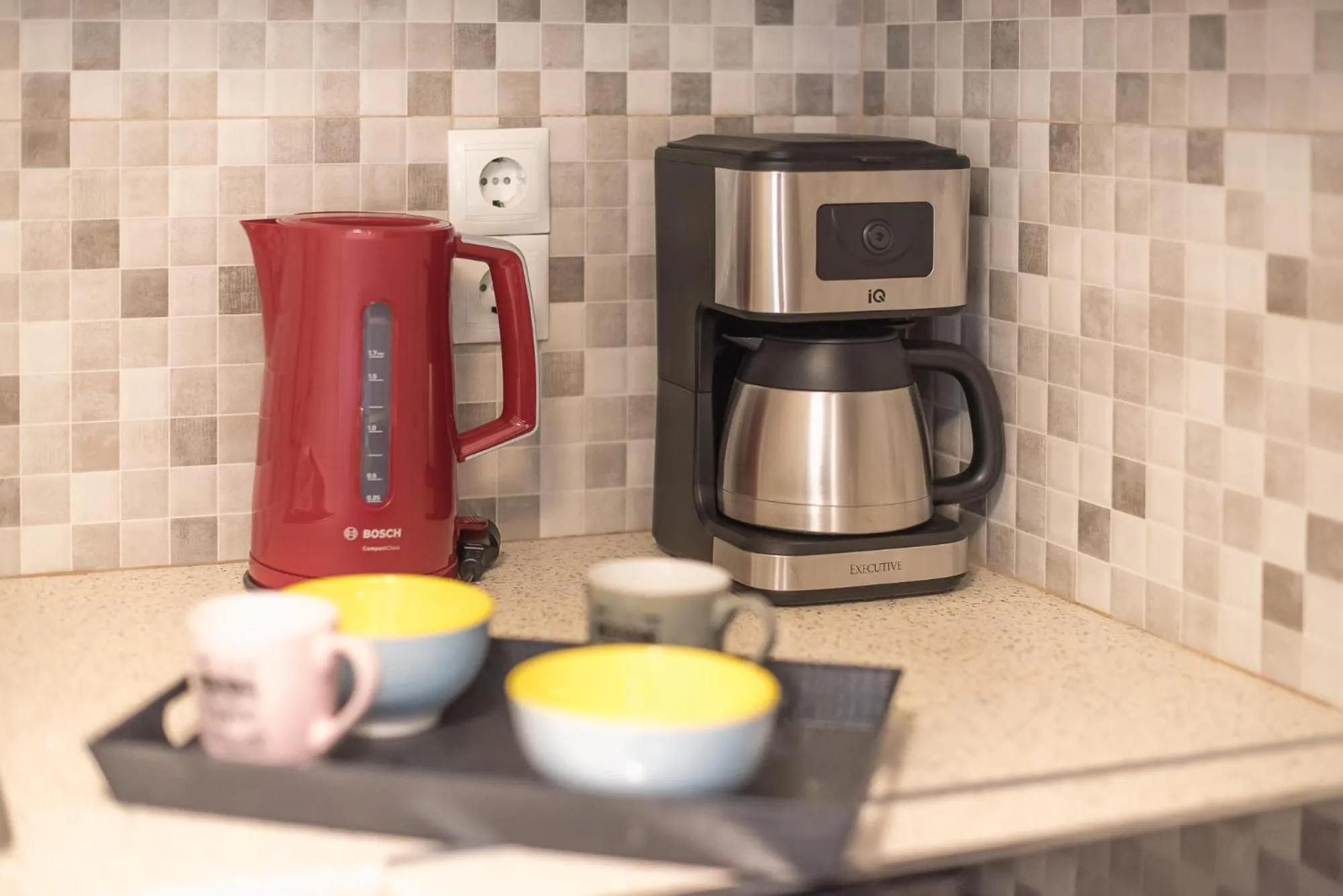Coffee/tea facilities in The Boutique Studio by CloudKeys