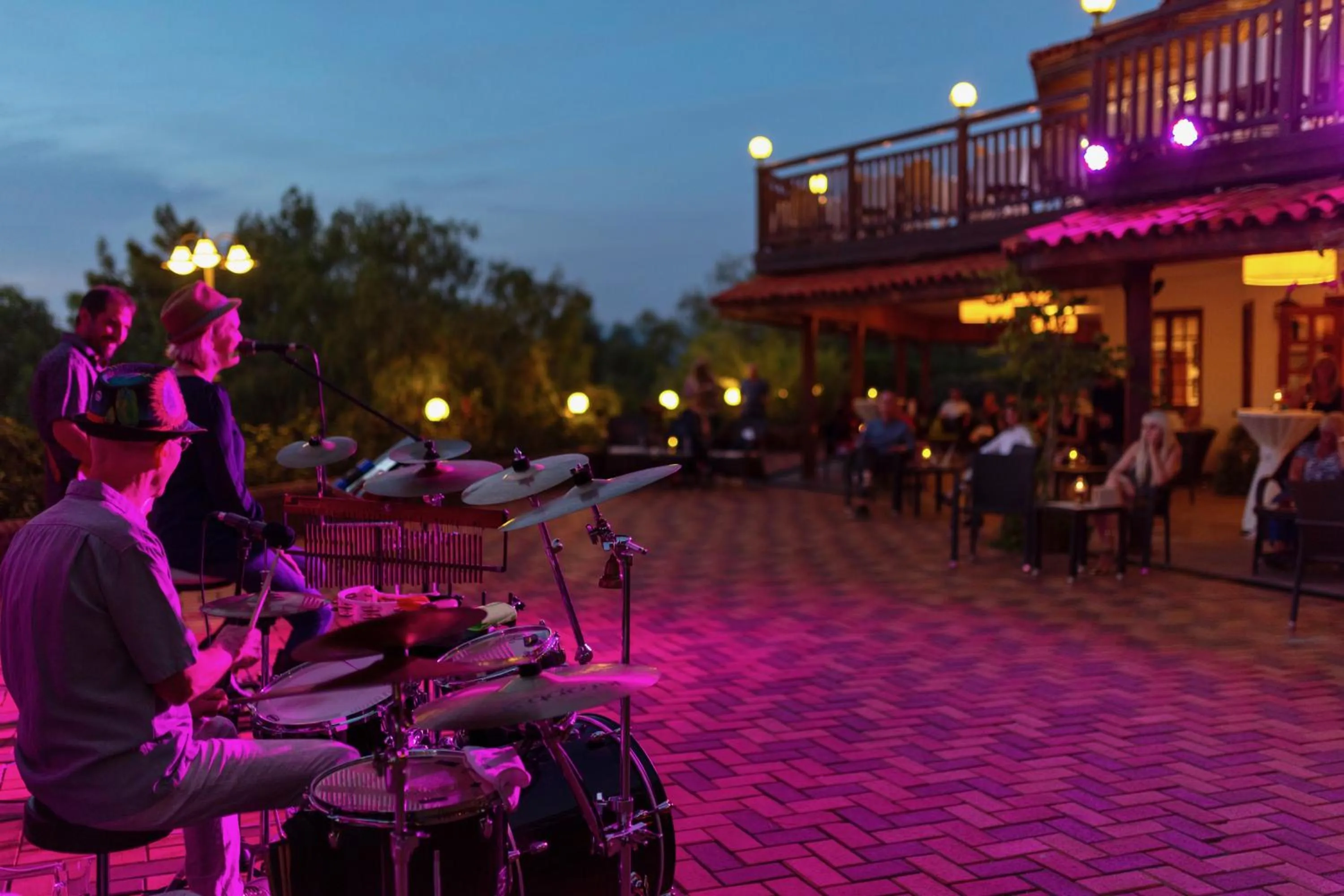 Evening entertainment in Montana Pine Resort - All Inclusive