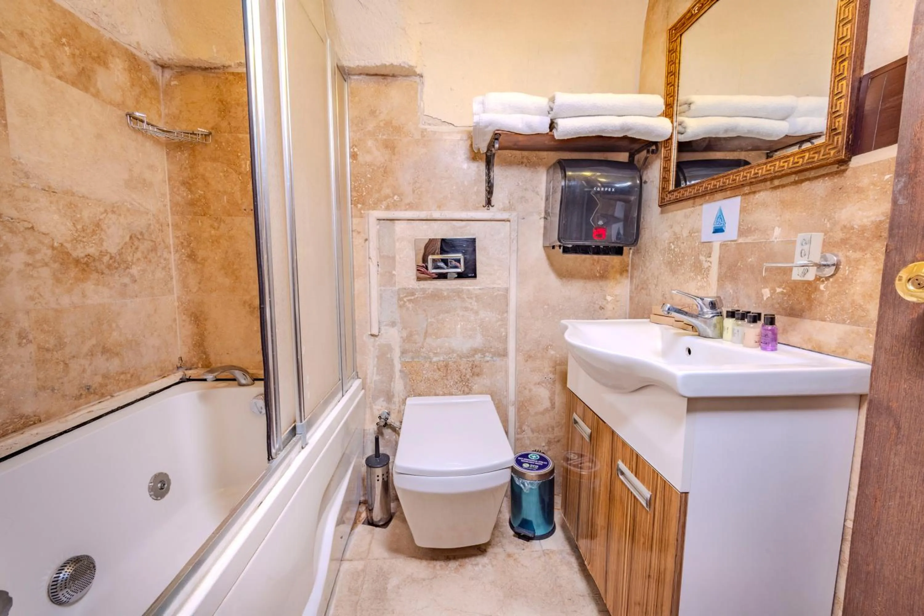 Shower in Ascension Cave Suites - Special Class
