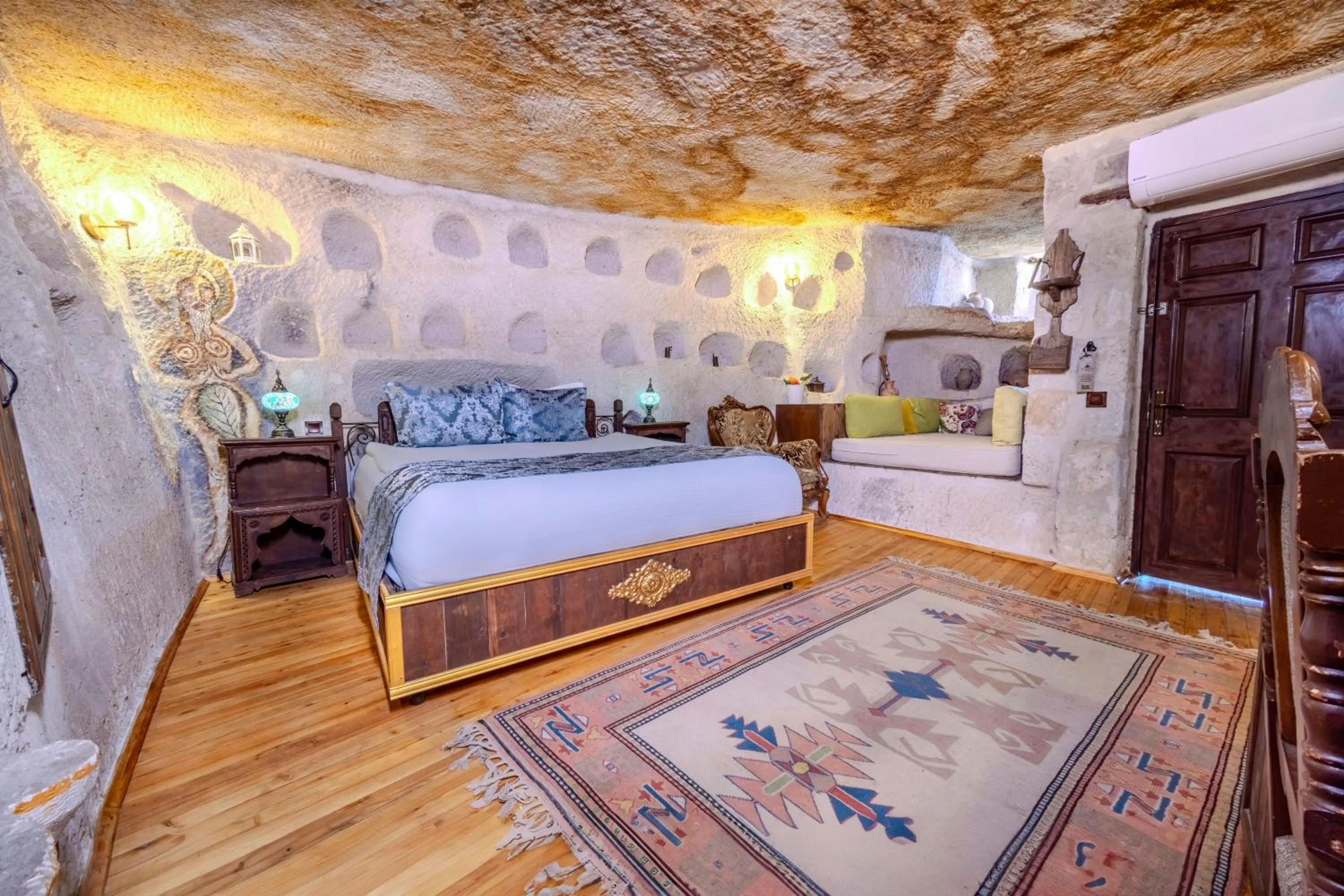 Bed in Ascension Cave Suites - Special Class