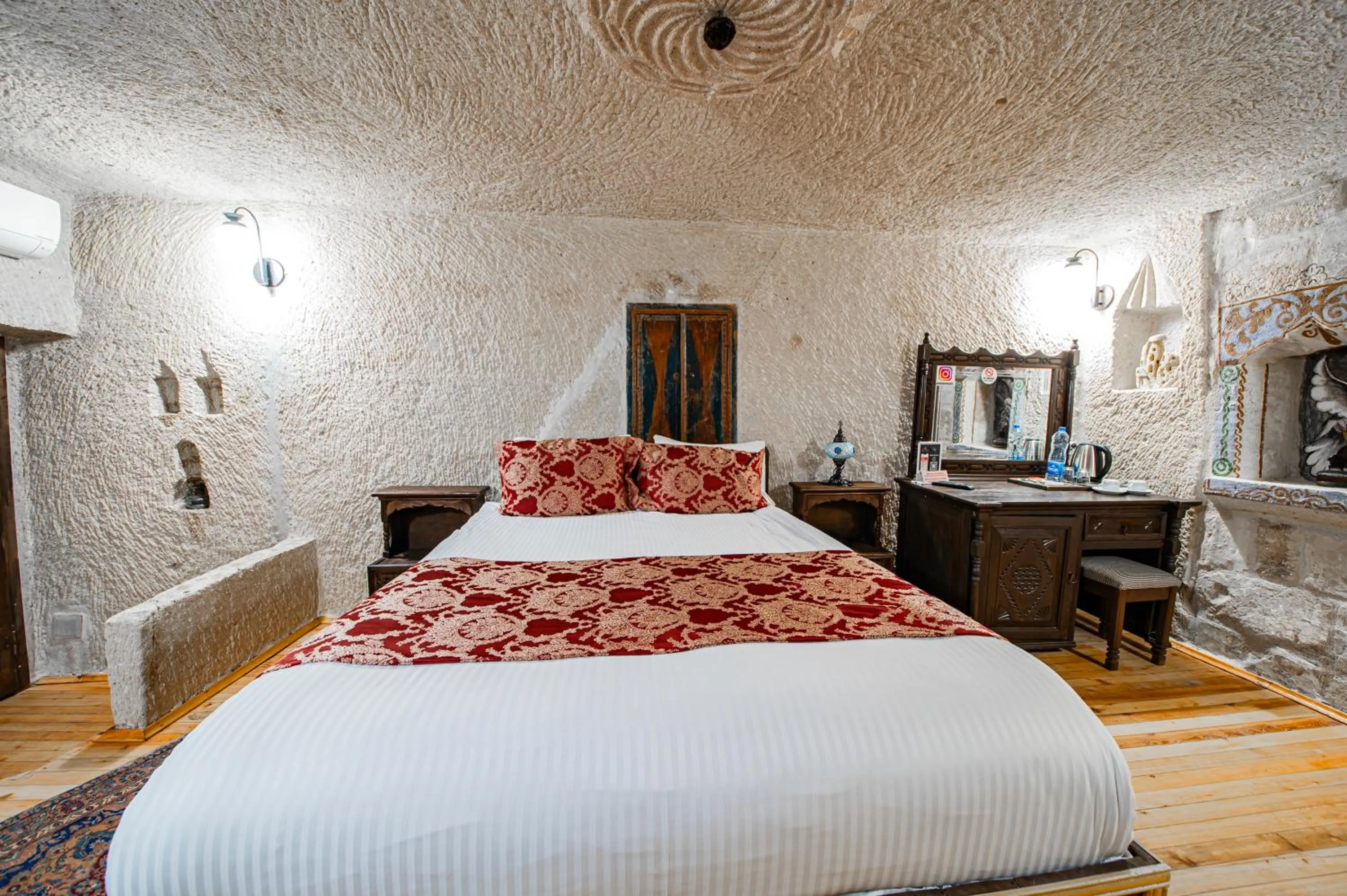 Bed in Ascension Cave Suites - Special Class