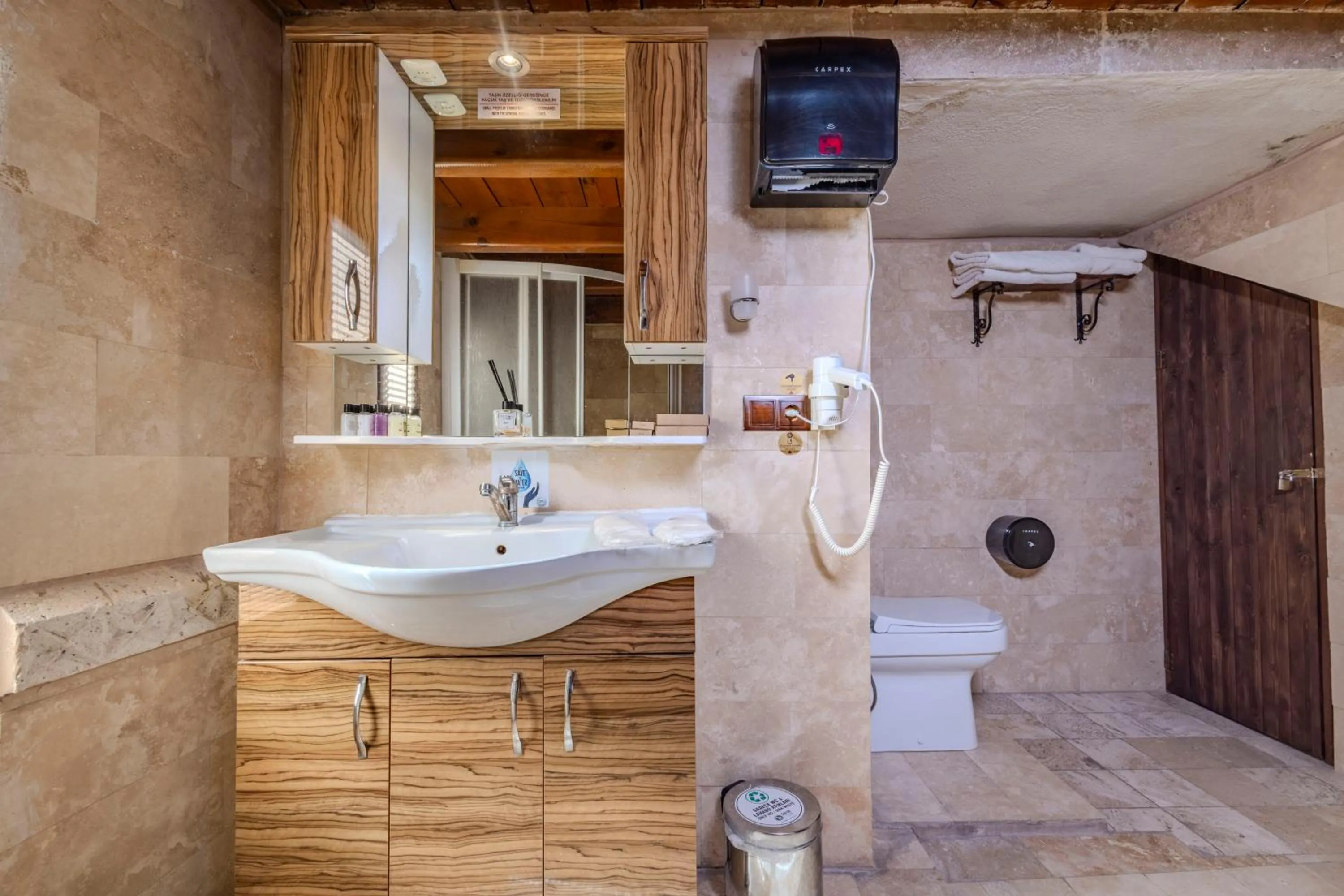 Shower in Ascension Cave Suites - Special Class