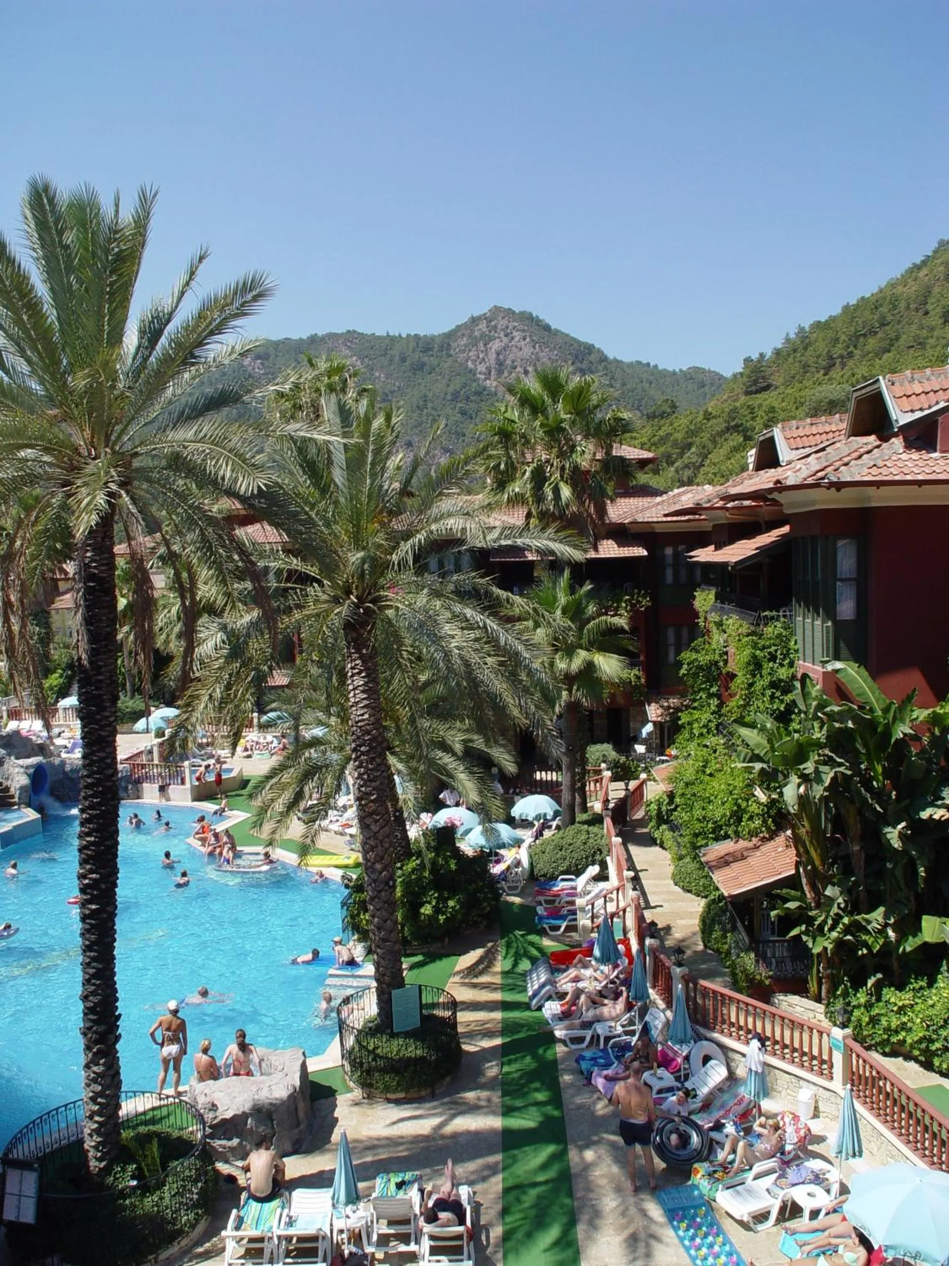 Day in Grand Aquarium