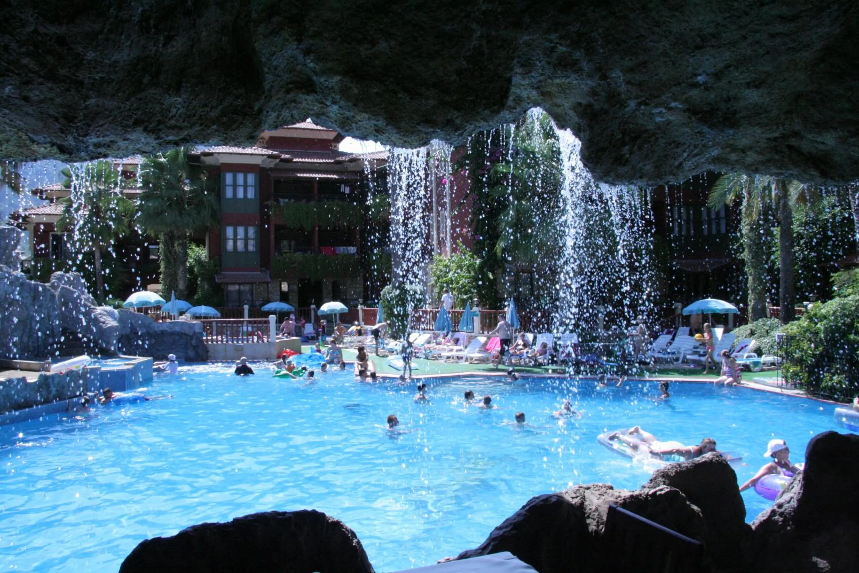 Day in Grand Aquarium