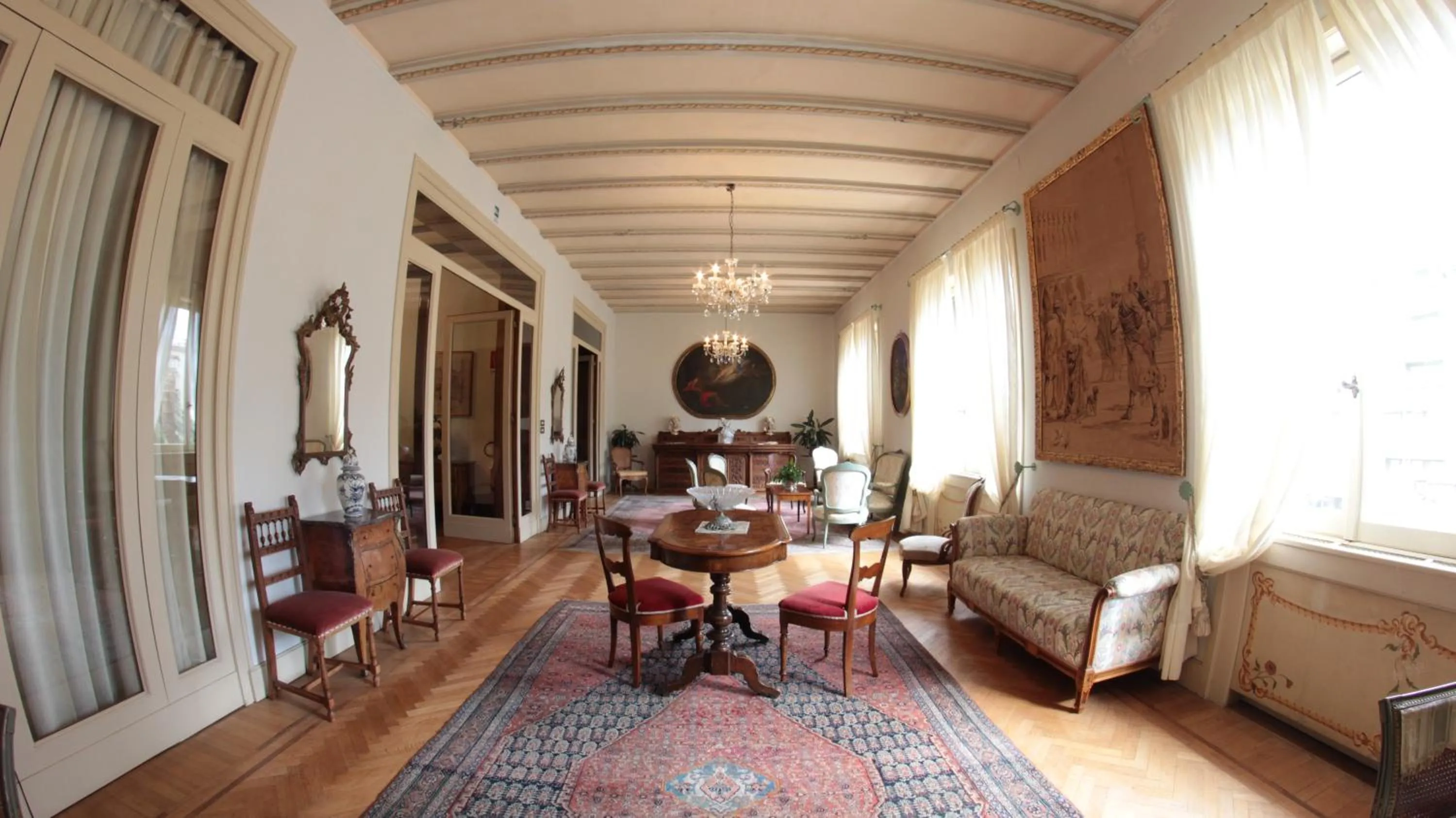 Communal lounge/ TV room in Hotel Villa Maria