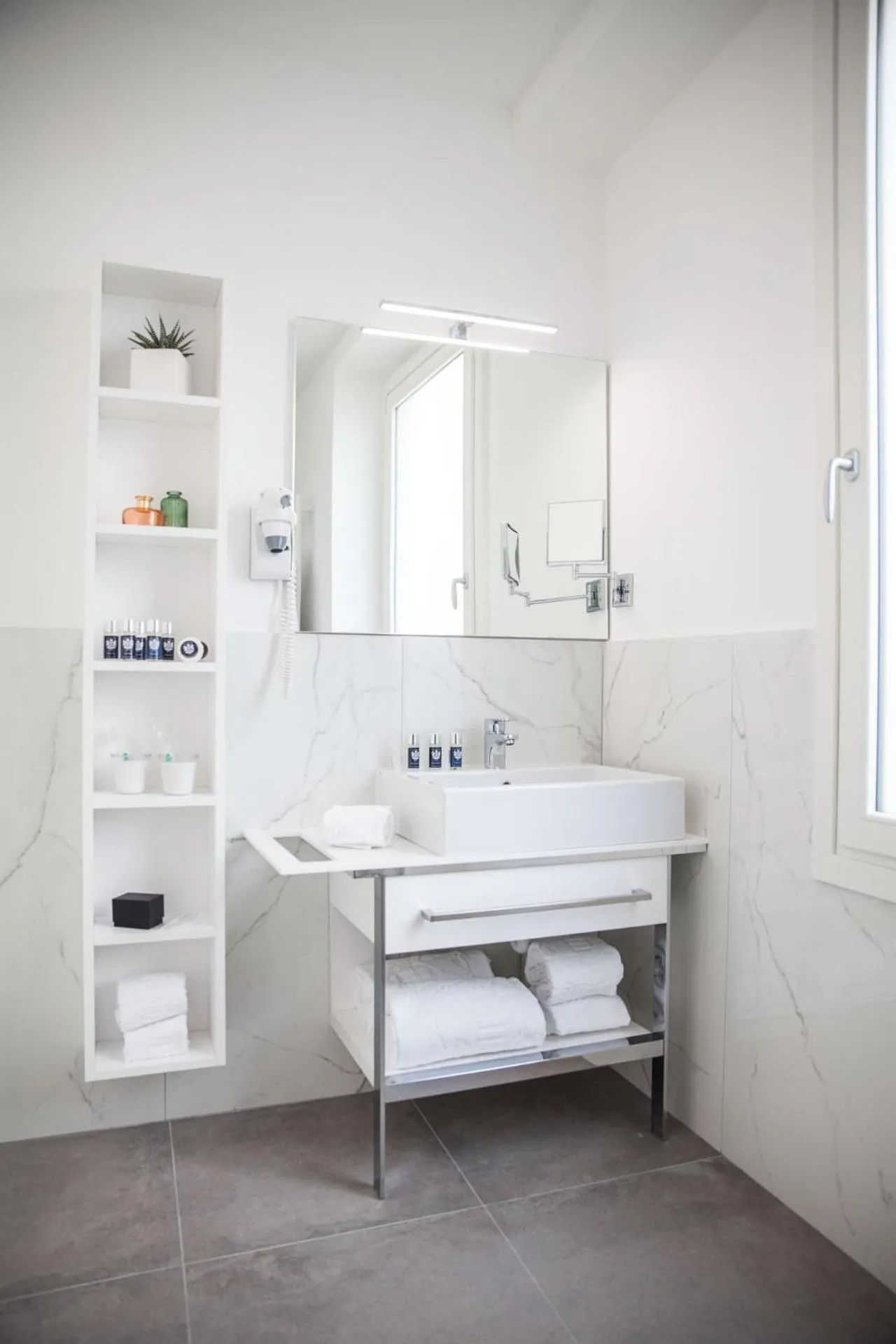 Bathroom in Sanremo Luxury Suites