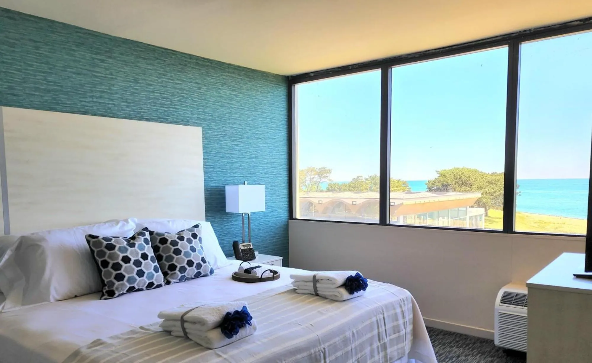 Bed in Illinois Beach Hotel