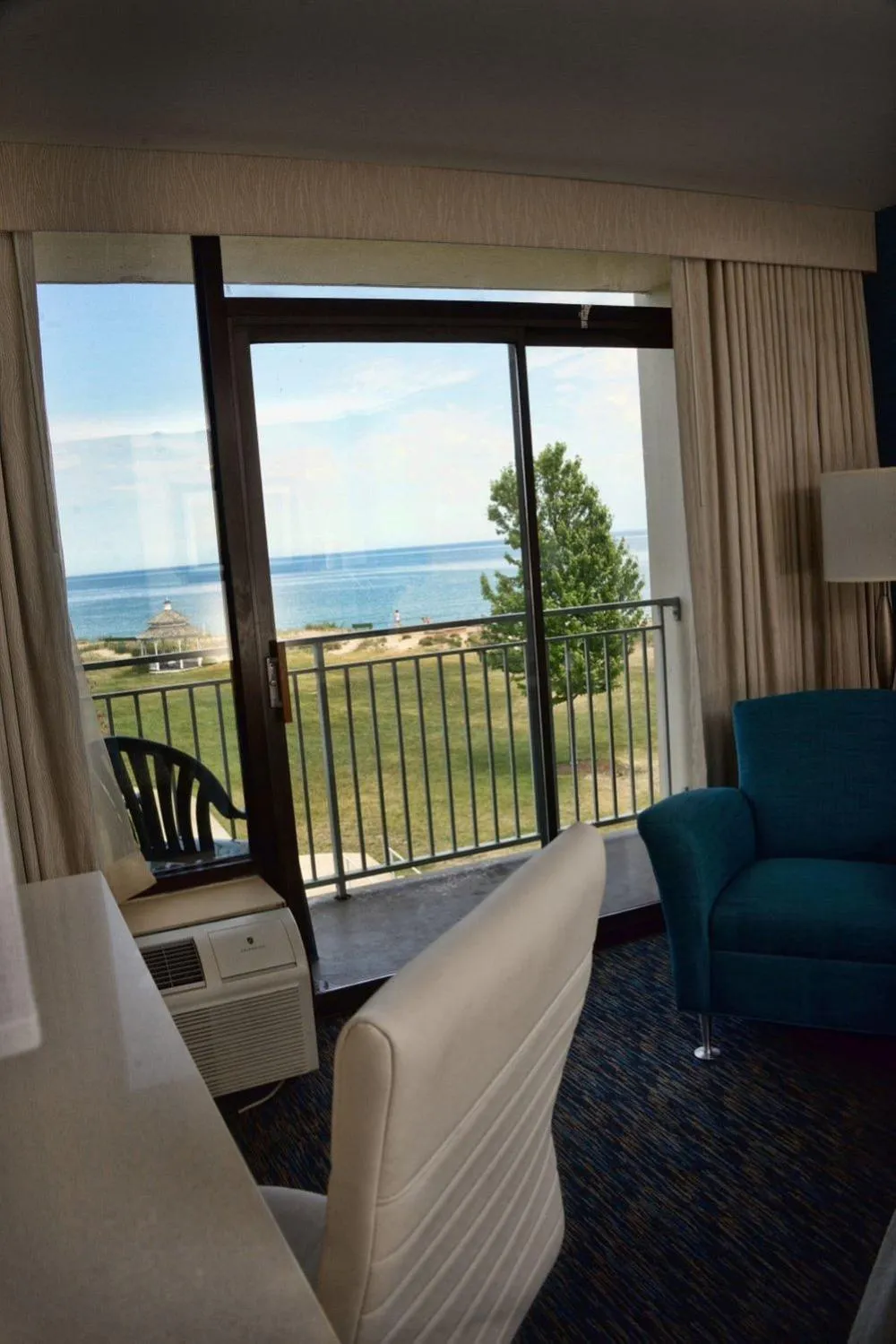 Illinois Beach Hotel