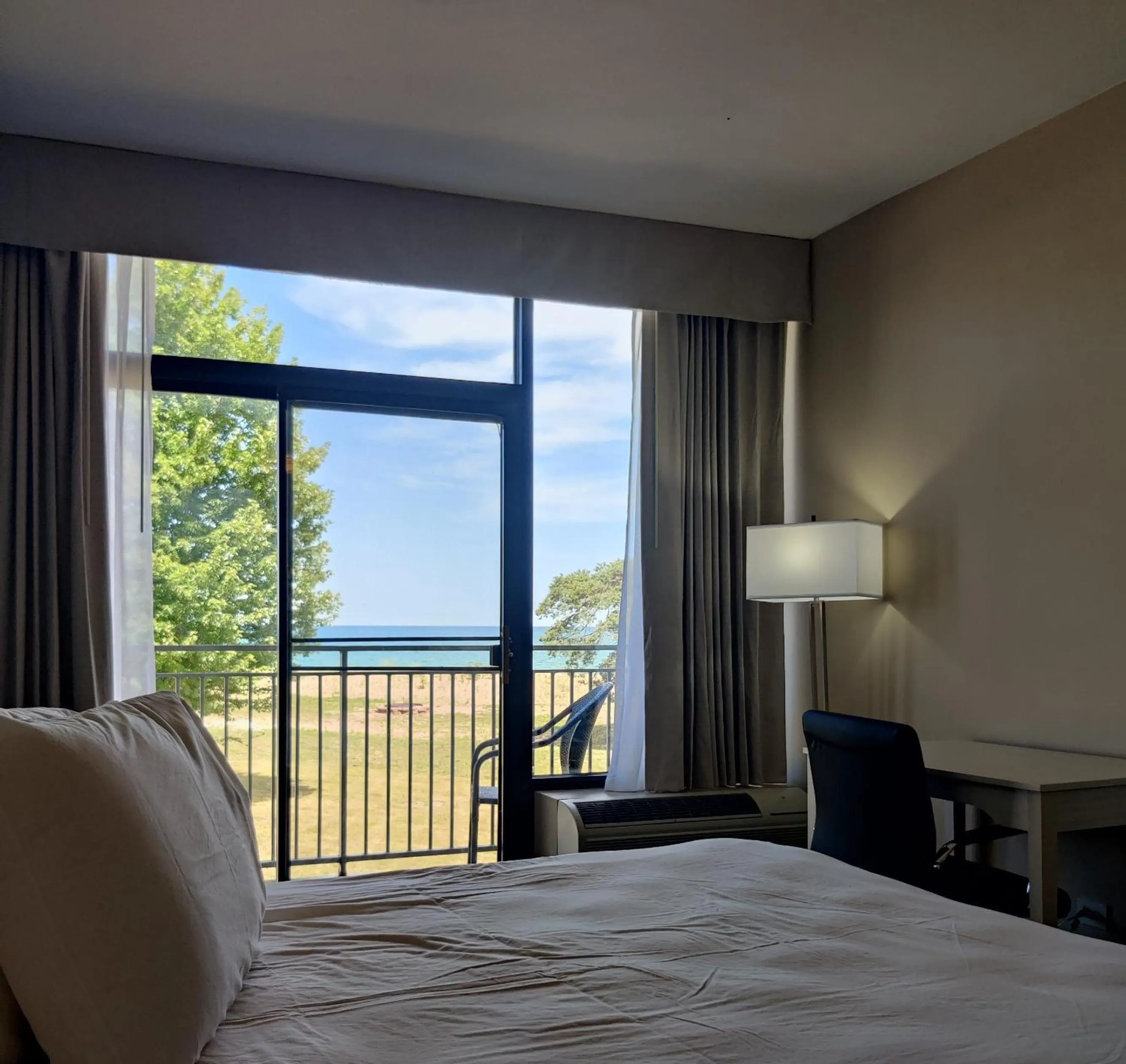 Bed in Illinois Beach Hotel