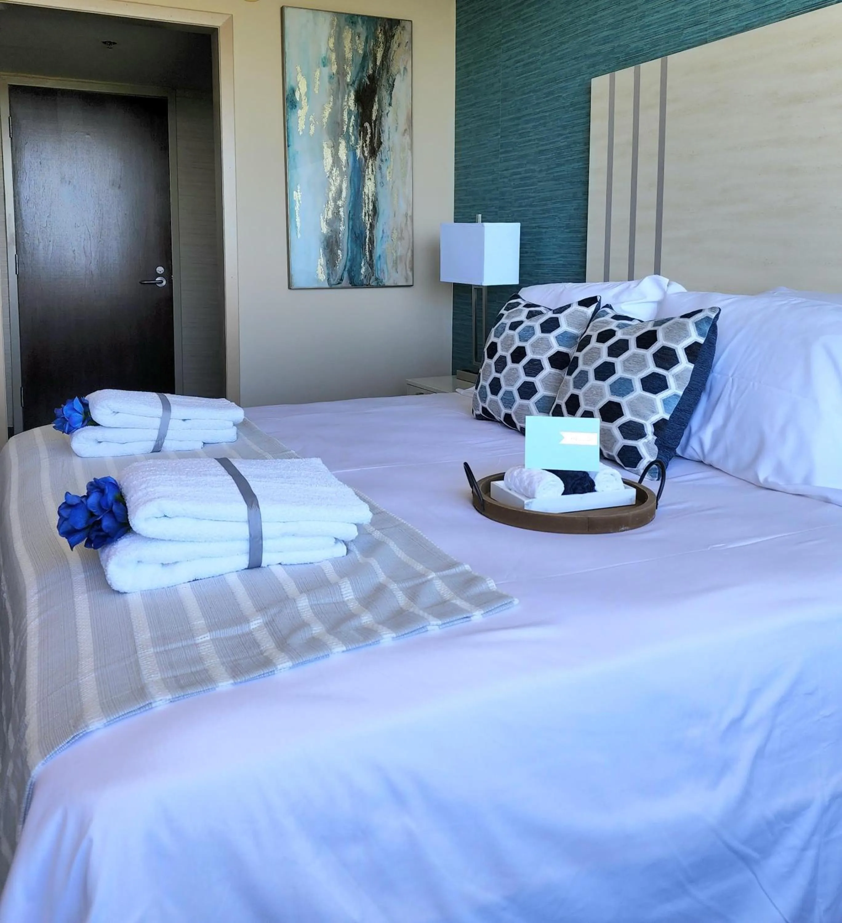 Bed in Illinois Beach Hotel