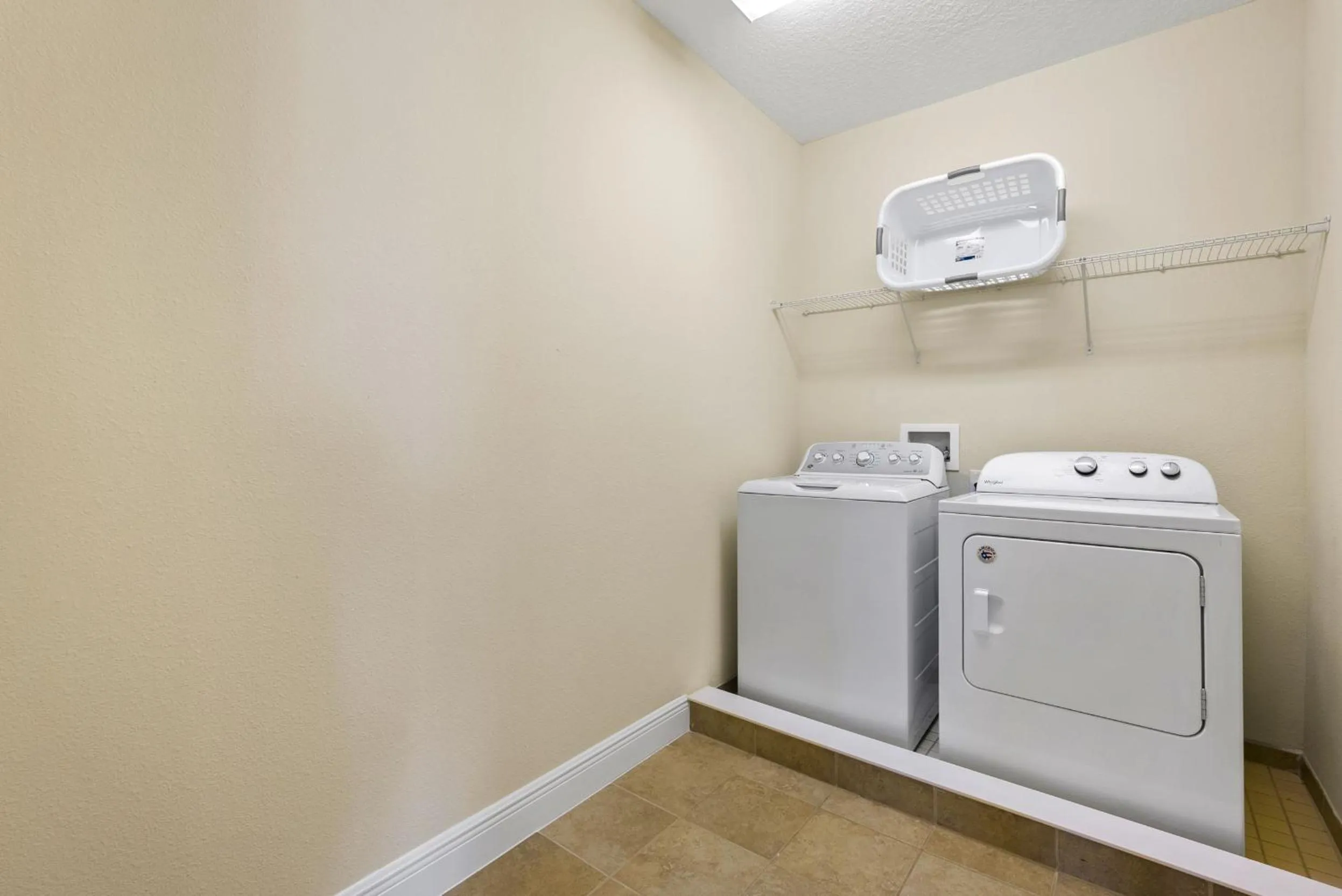 washing machine in Encore Resort and Water Park at Reunion by Rentyl