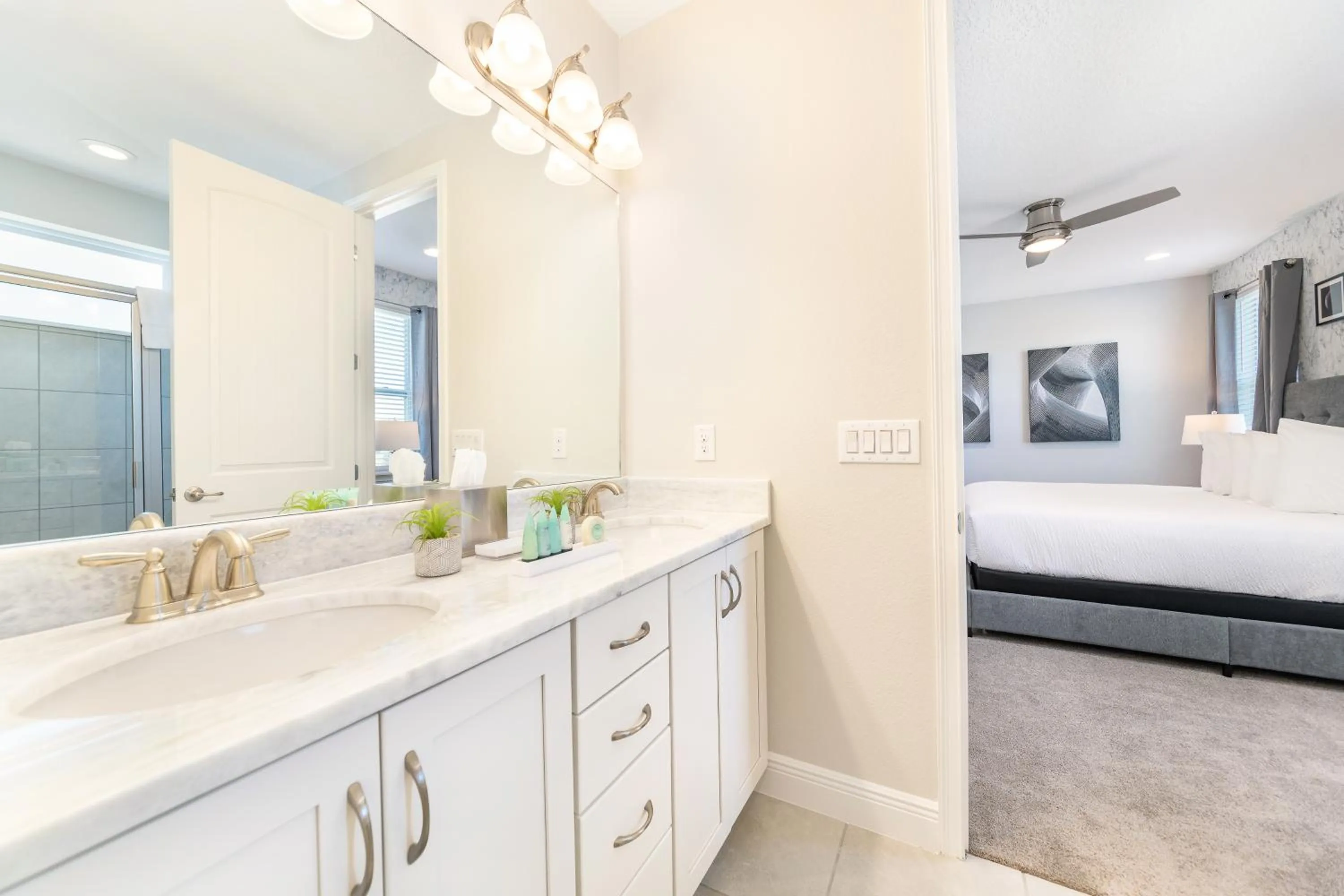 Bed in Encore Resort and Water Park at Reunion by Rentyl