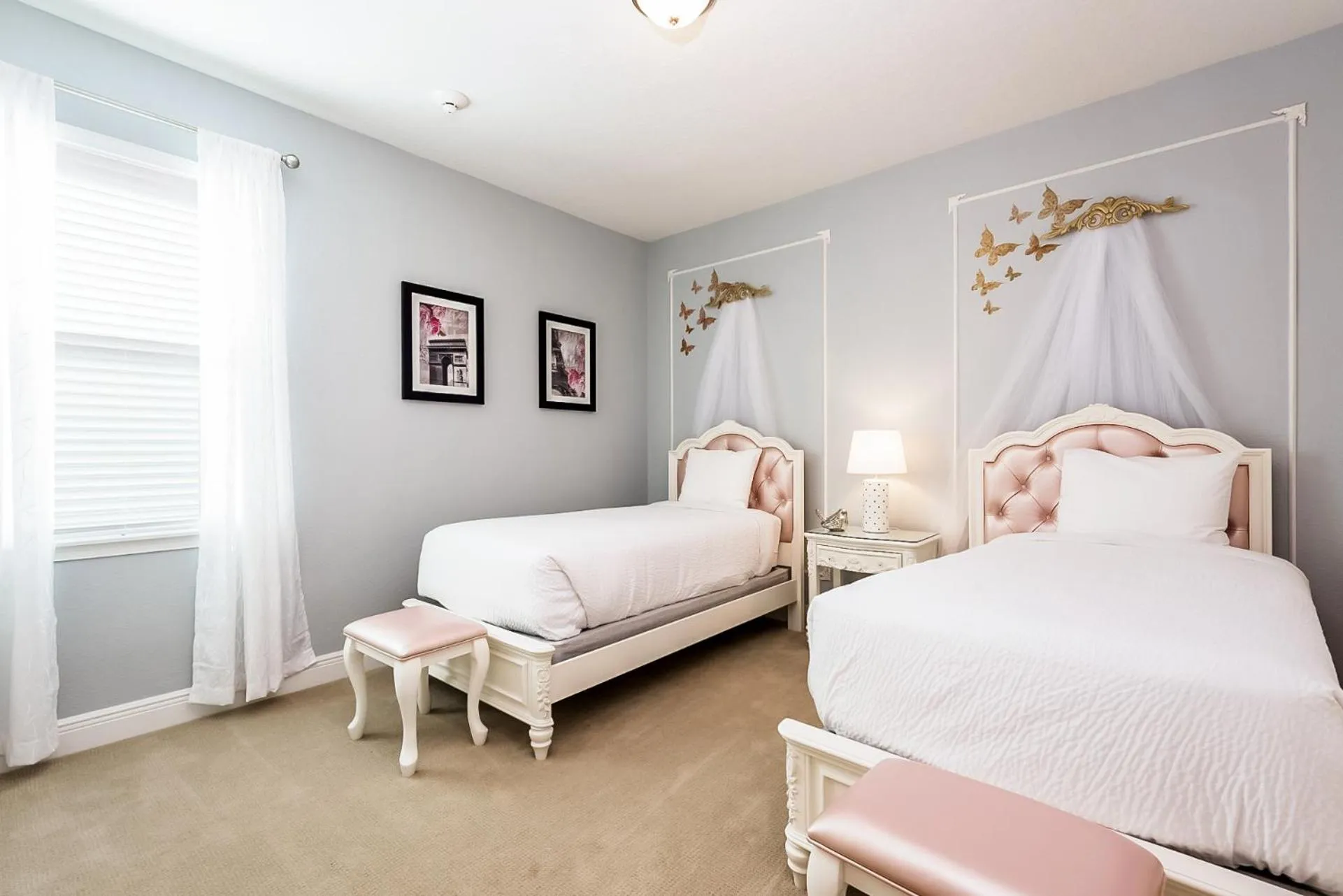 Bed in Encore Resort and Water Park at Reunion by Rentyl