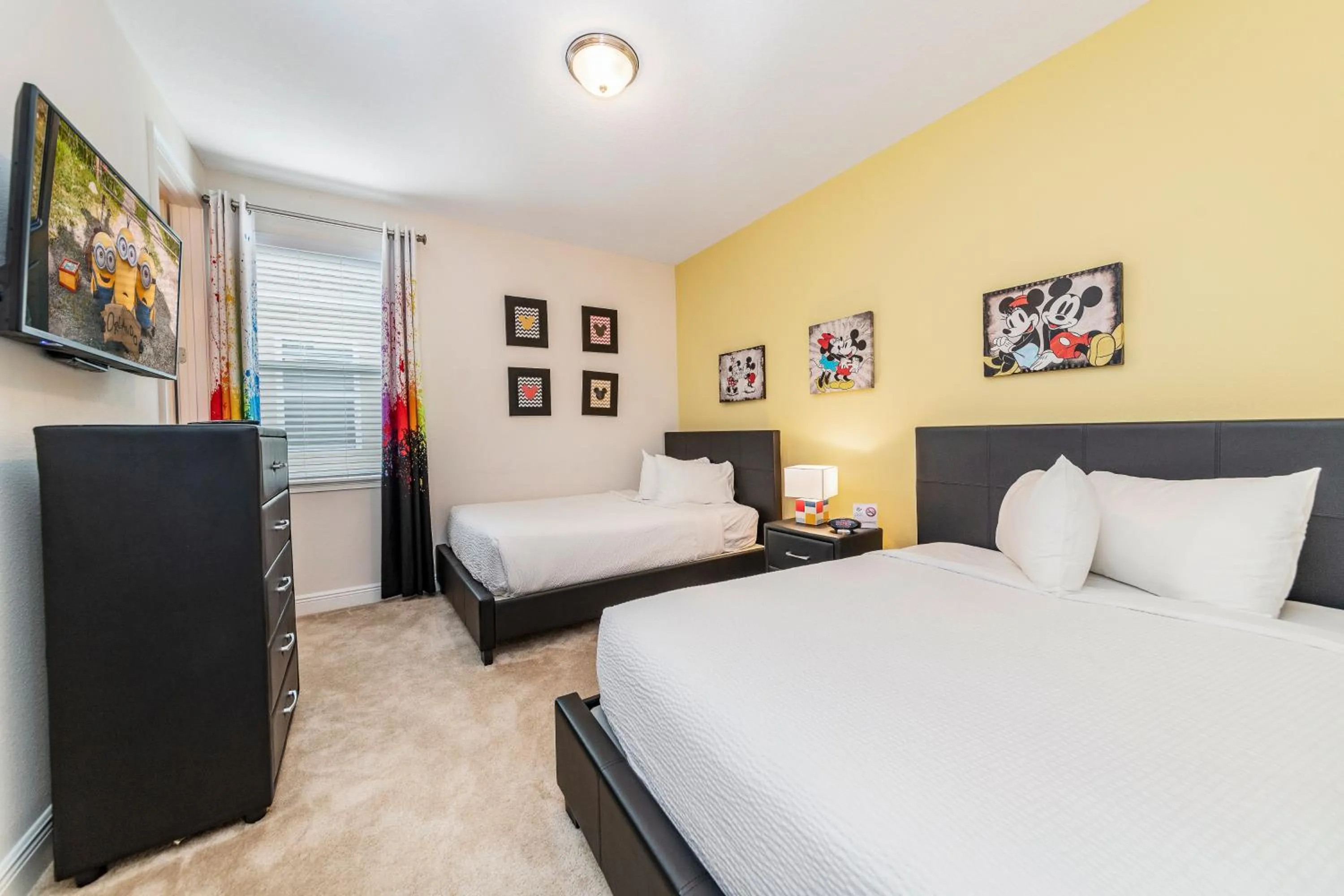 Bed in Encore Resort and Water Park at Reunion by Rentyl