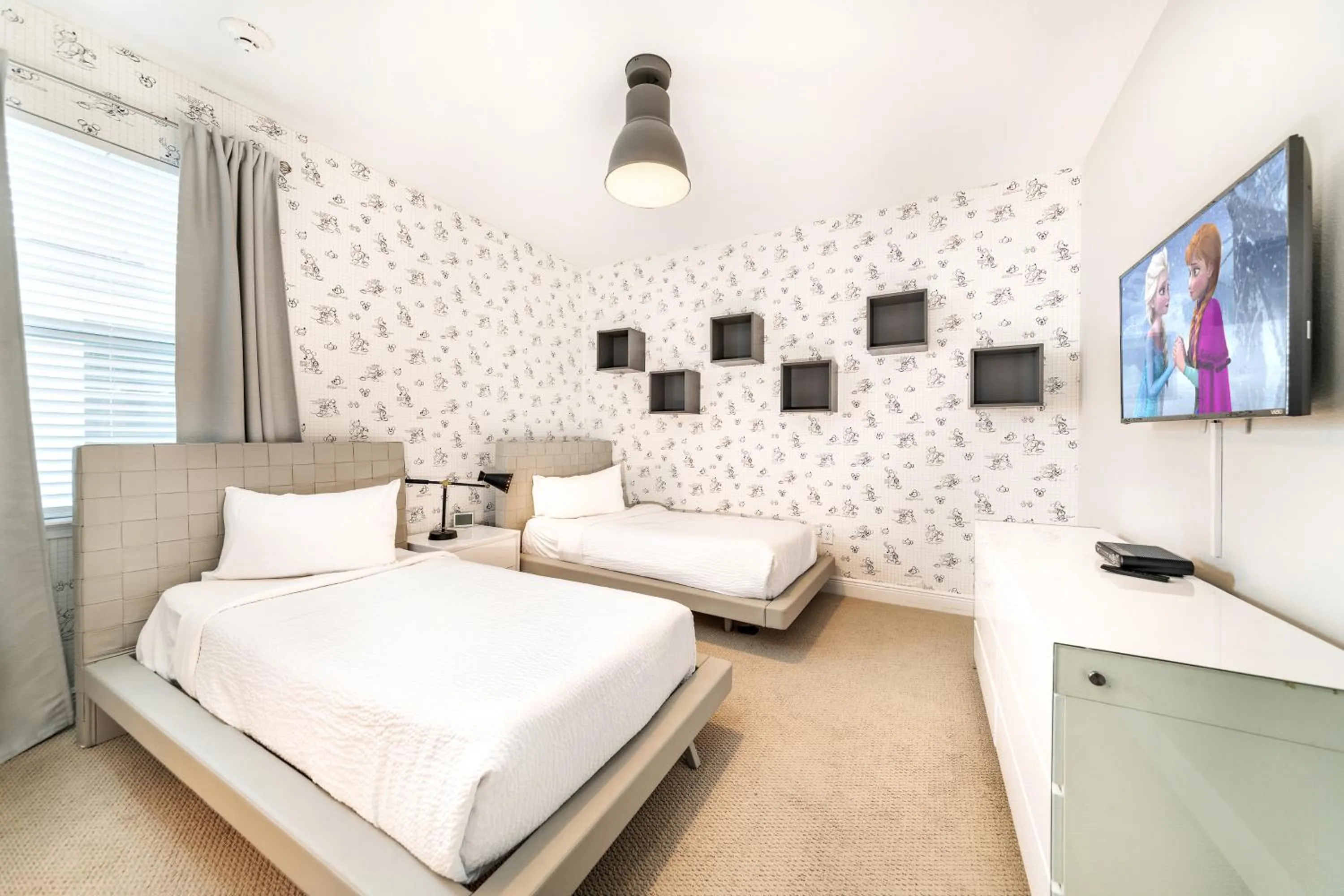 Bed in Encore Resort and Water Park at Reunion by Rentyl